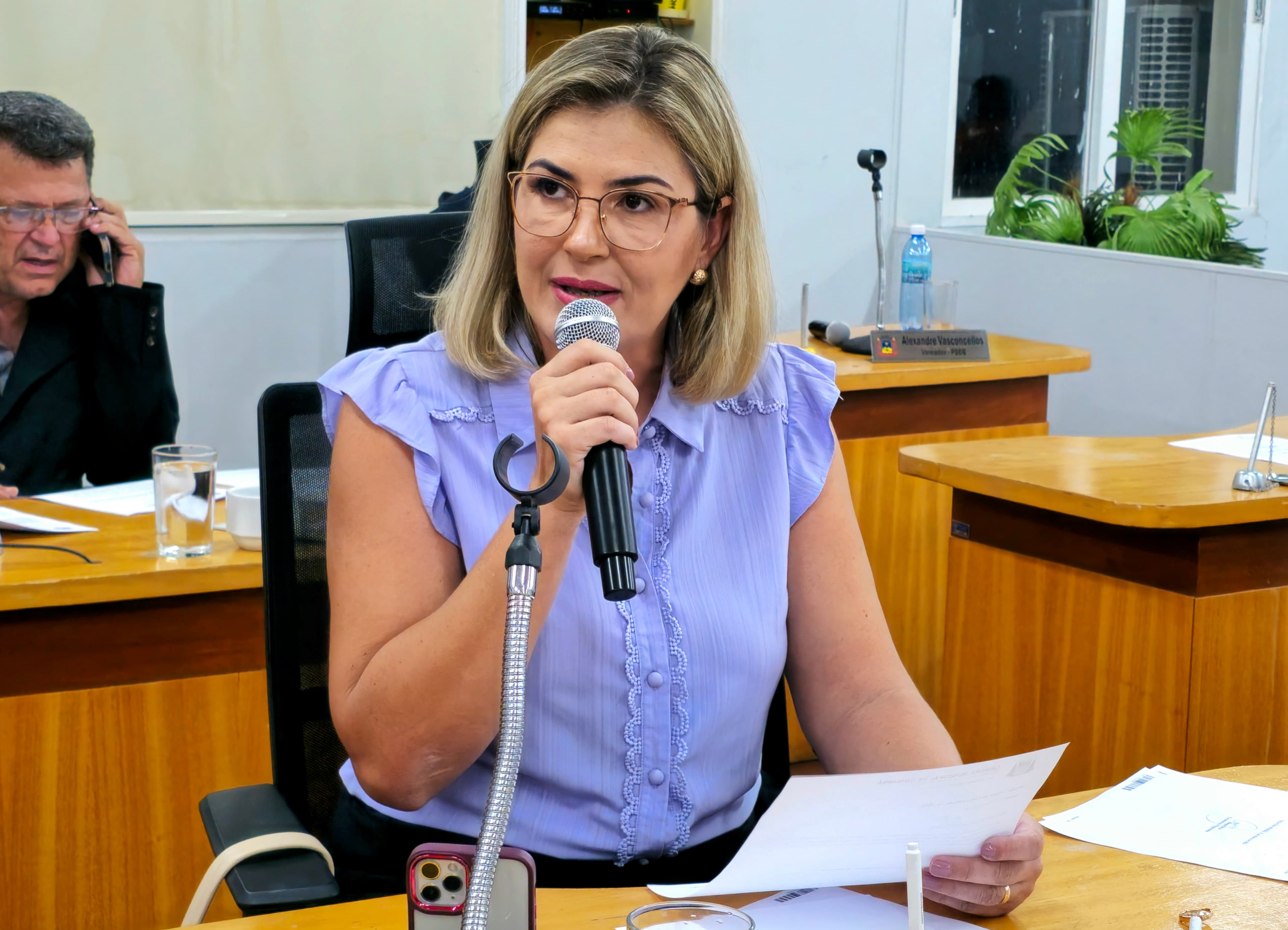 Secretário de Educação é convidado a prestar esclarecimento na Câmara