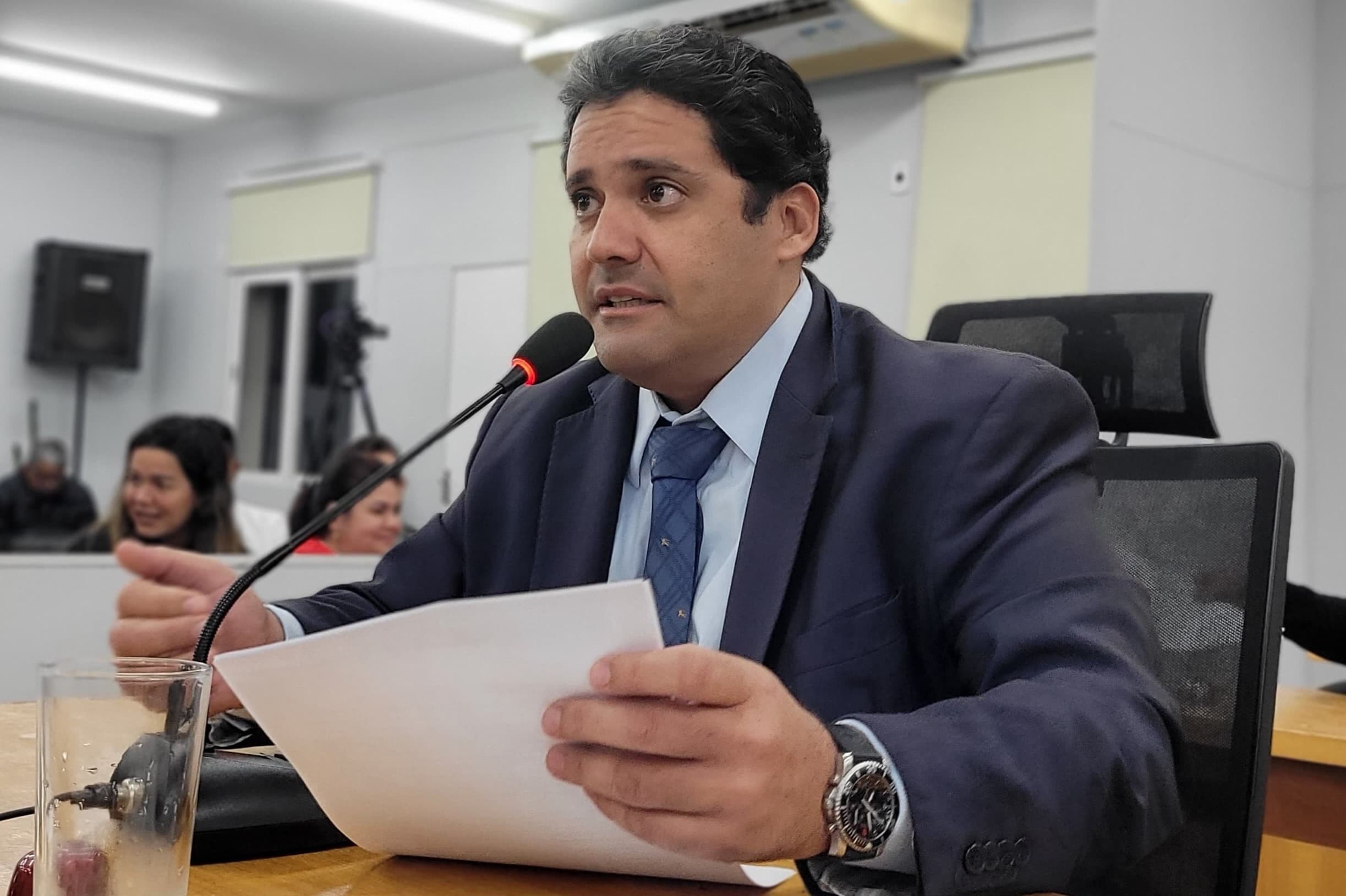 Projeto de Lei dispõe sobre destinação de embarcações abandonadas na orla fluvial