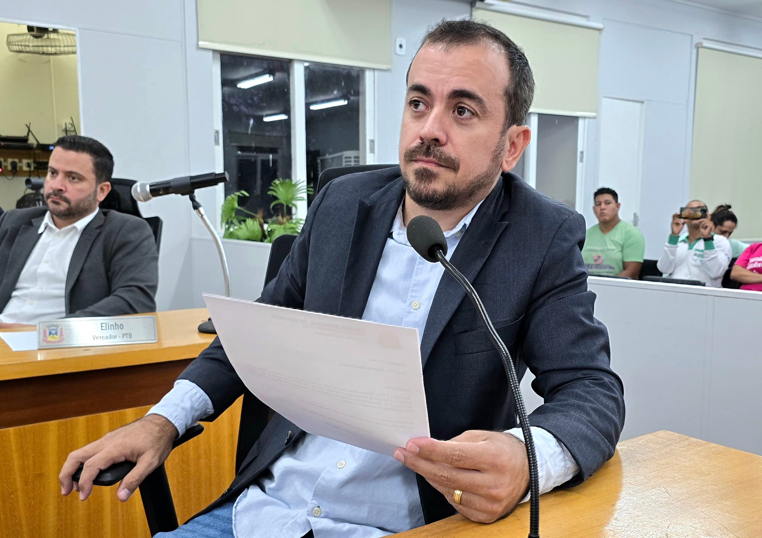Solicitada pavimentação de via pública no Bairro Universitário