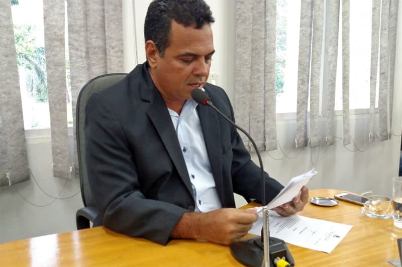 Baianinho solicita ampliação dos serviços de saúde no São Gabriel