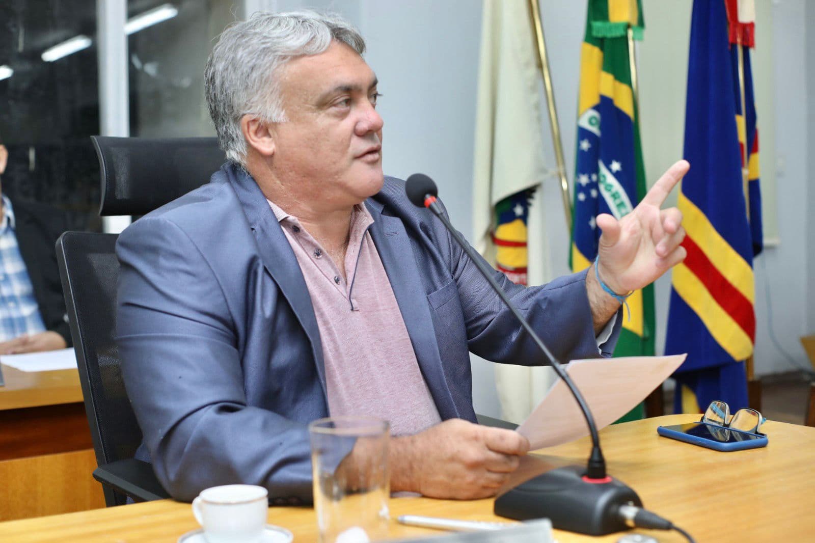 Vereador reivindica cobertura de quadra de esportes na Escola Fernando de Barros
