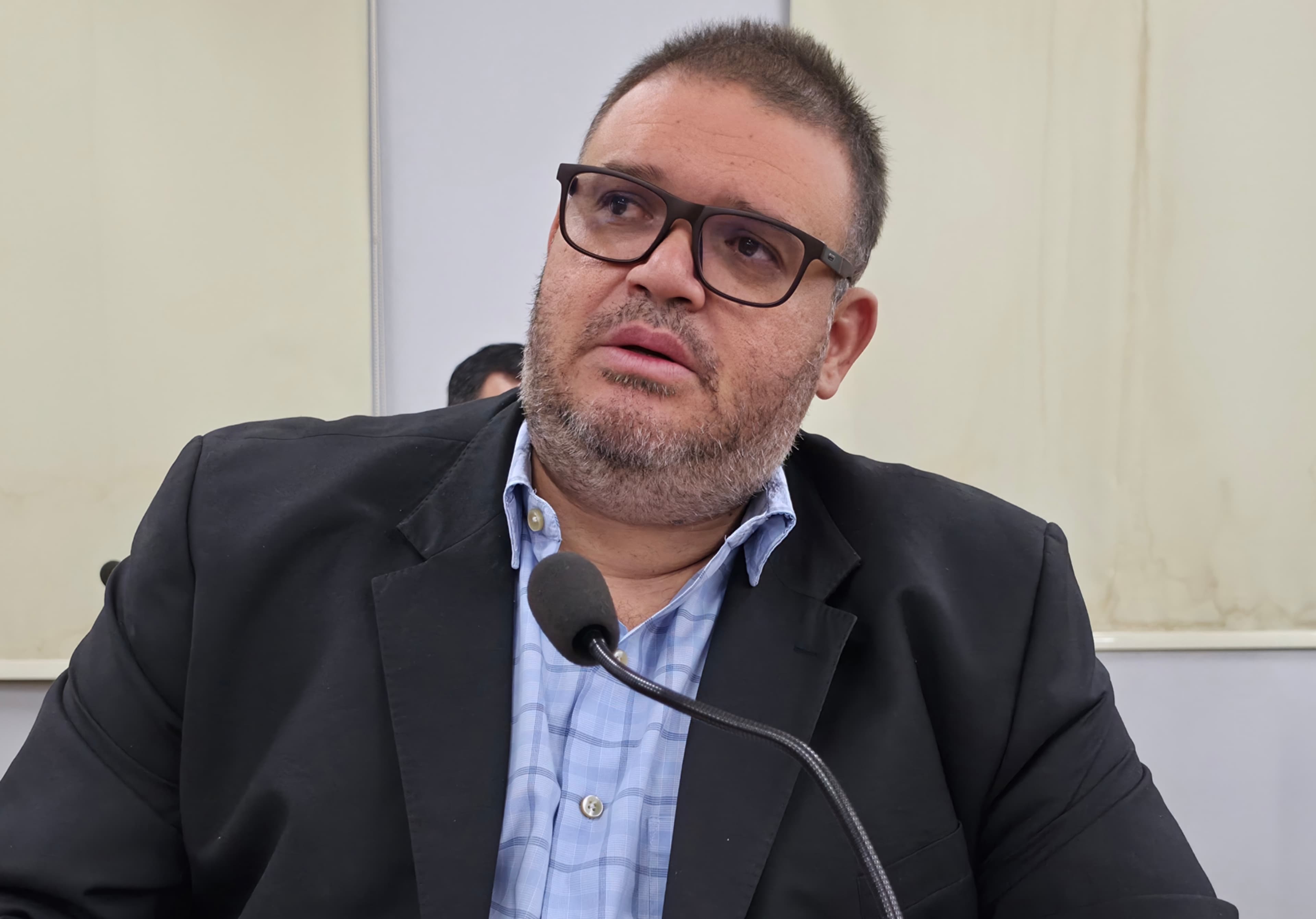 Jovan cobra informações sobre cargos efetivos vagos e convocação de aprovados em concurso