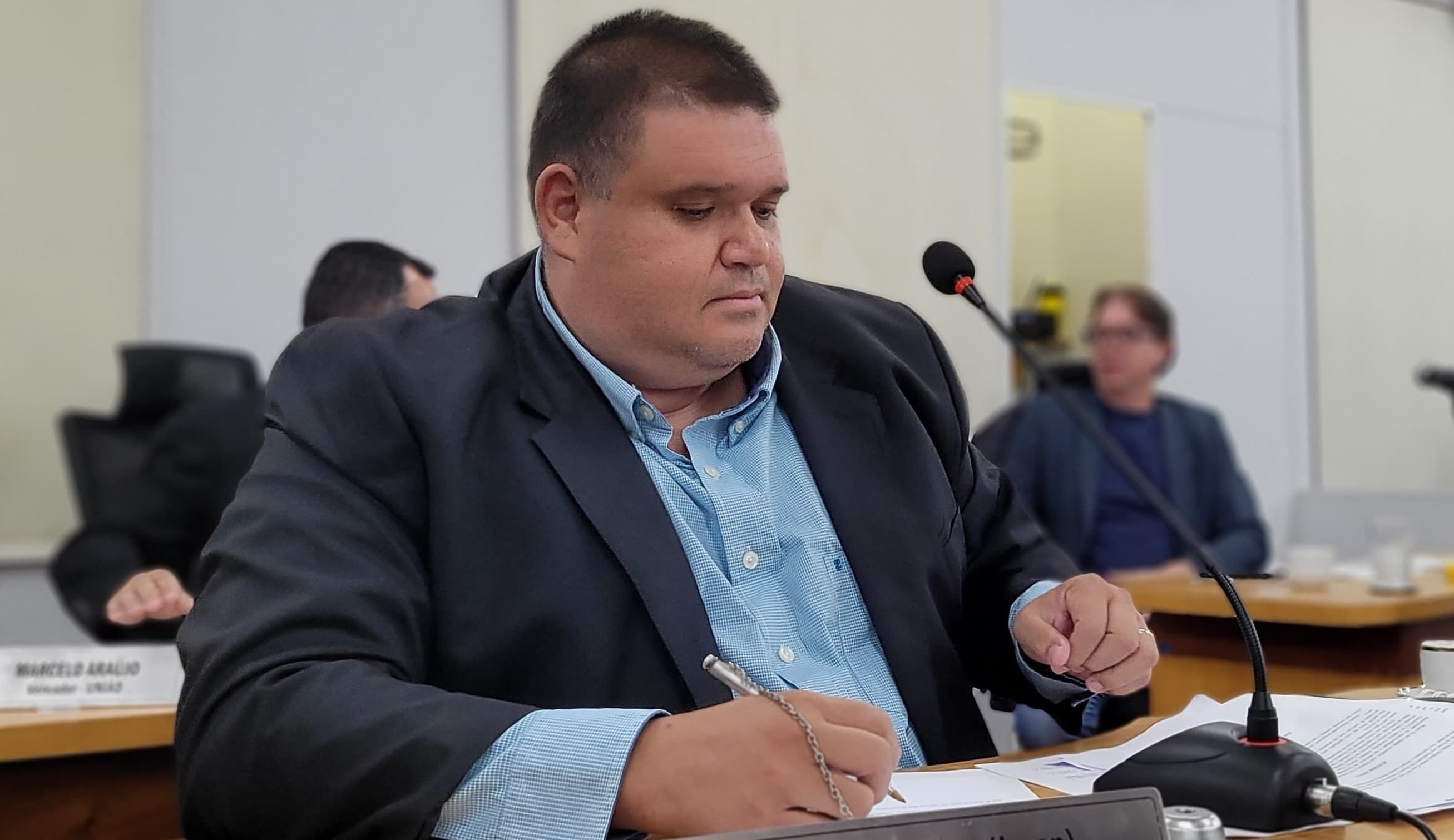 Projeto de Lei de Jovan autoriza Executivo a celebrar convênios com clínicas veterinárias e ONGs