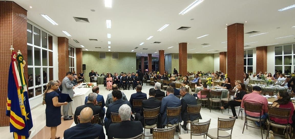 Câmara homenageia personalidades que contribuem para o desenvolvimento da cidade