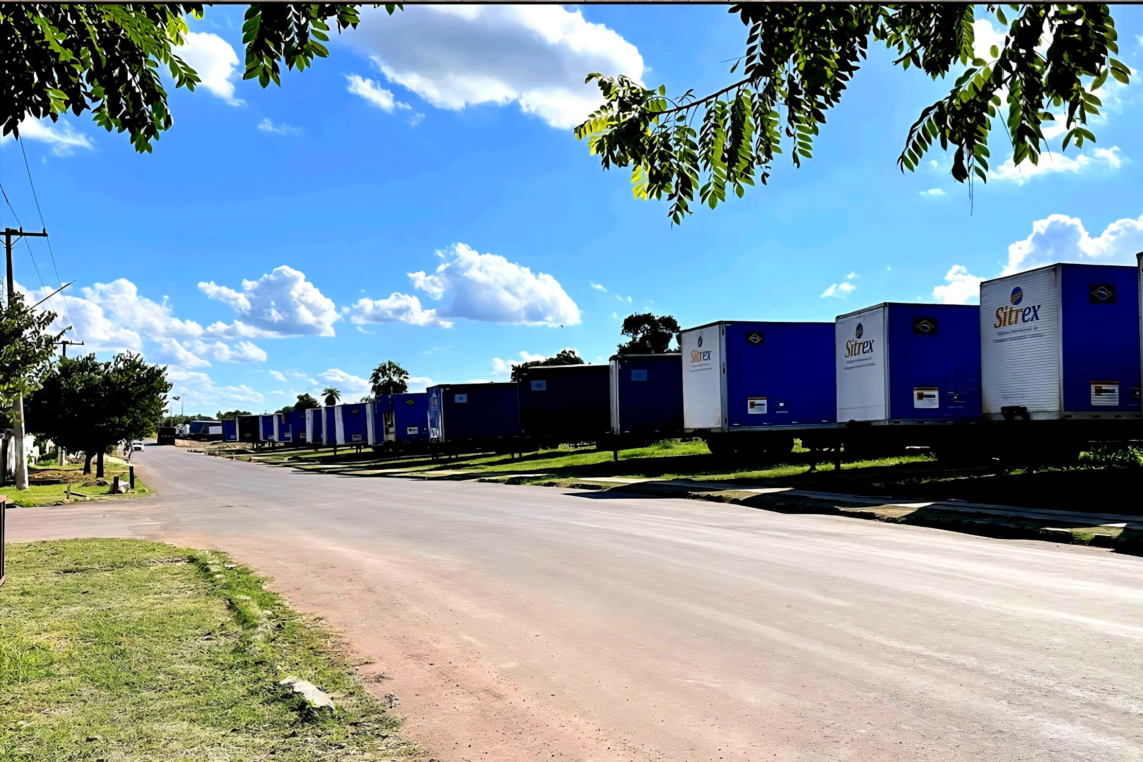 Nanah cobra providências para coibir uso irregular de espaço público como estacionamento