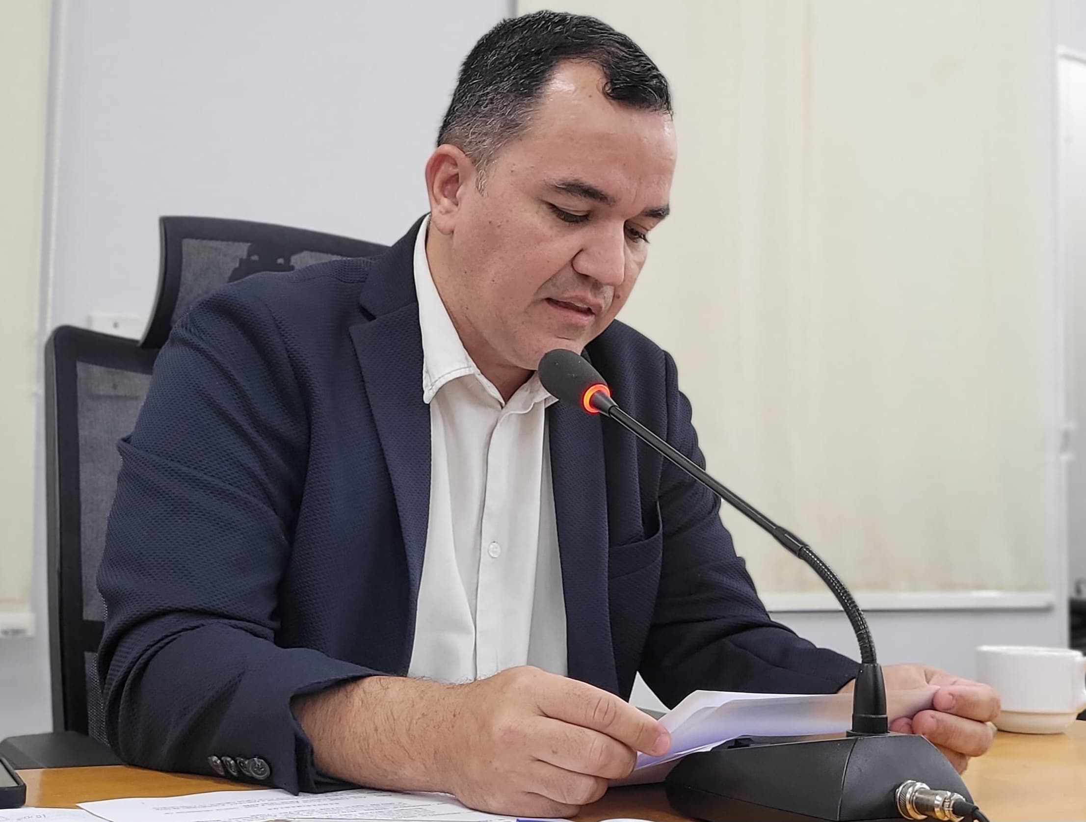 Marcelo busca informações atualizadas sobre número de alunos atendidos pela Educação Especial