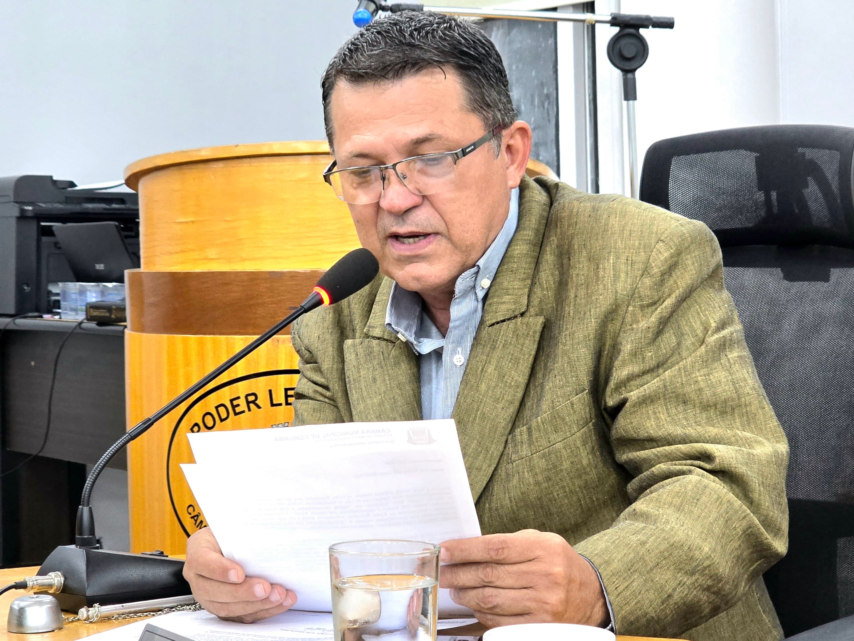 Vereador sugere mudança de lei para obrigar plantio de árvores na cidade