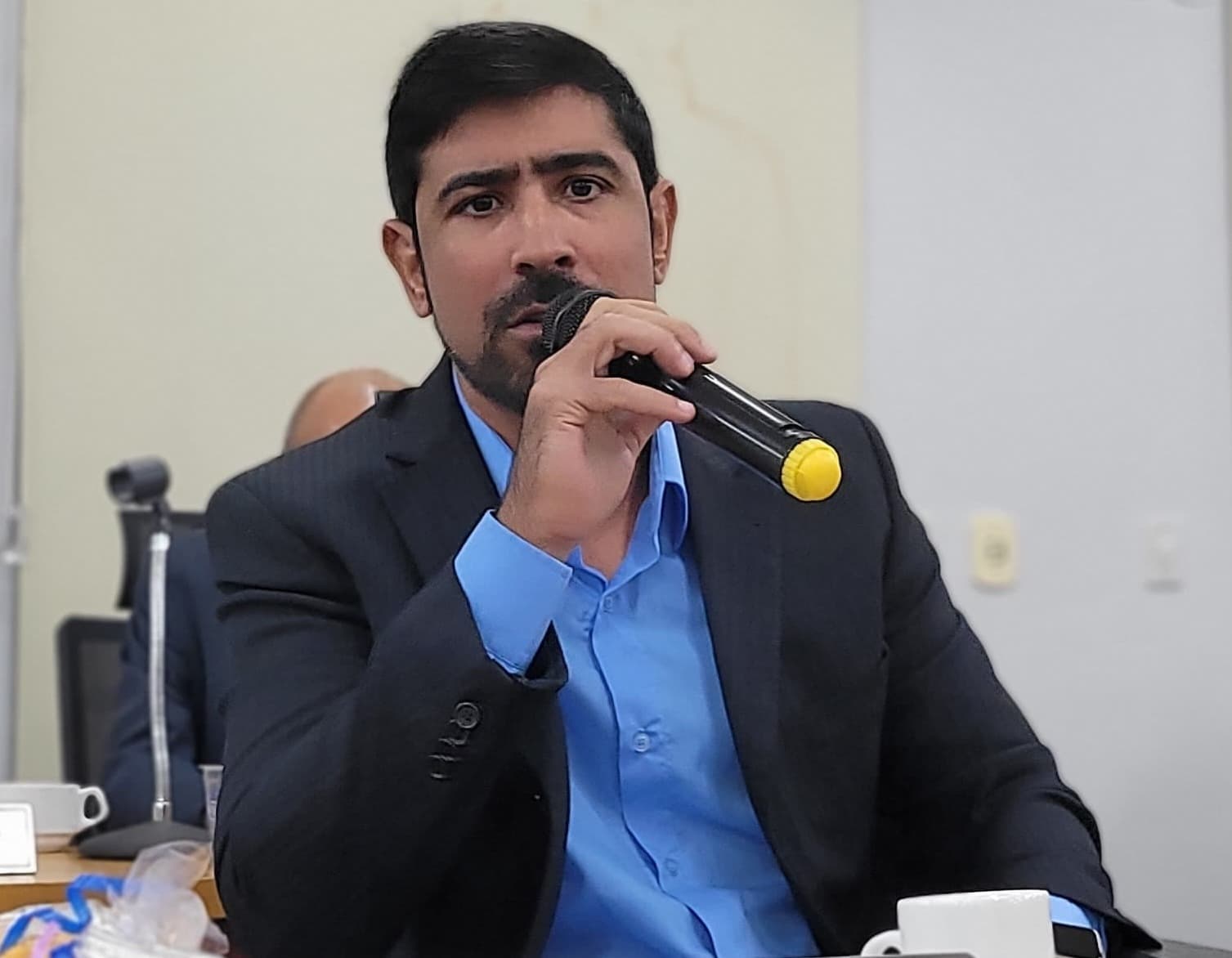 Pietro sugere redutor de velocidade em via que divide bairros importantes da cidade