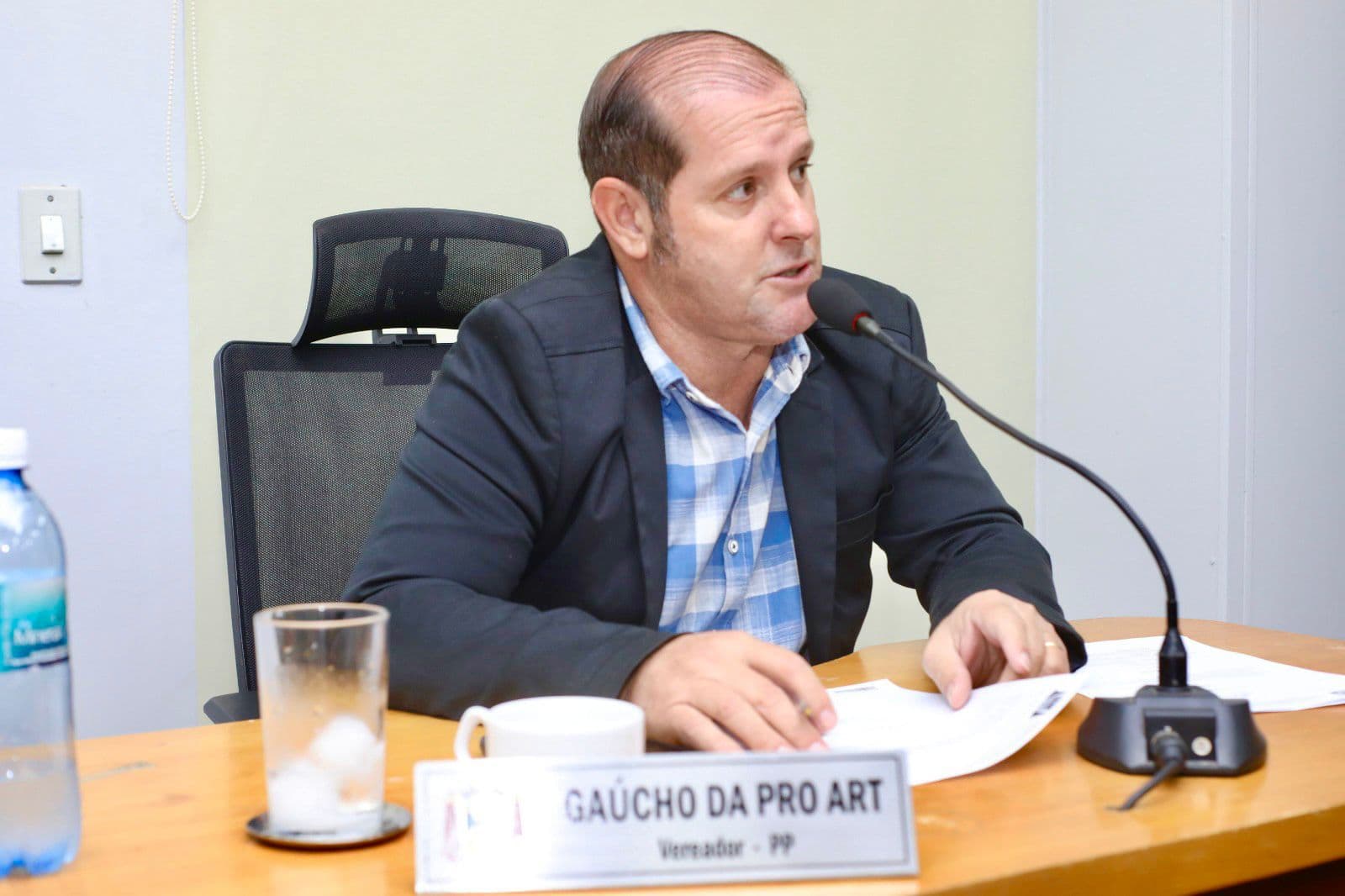 Vereador pede melhor sinalização de trânsito para minimizar riscos de acidentes no Aeroporto