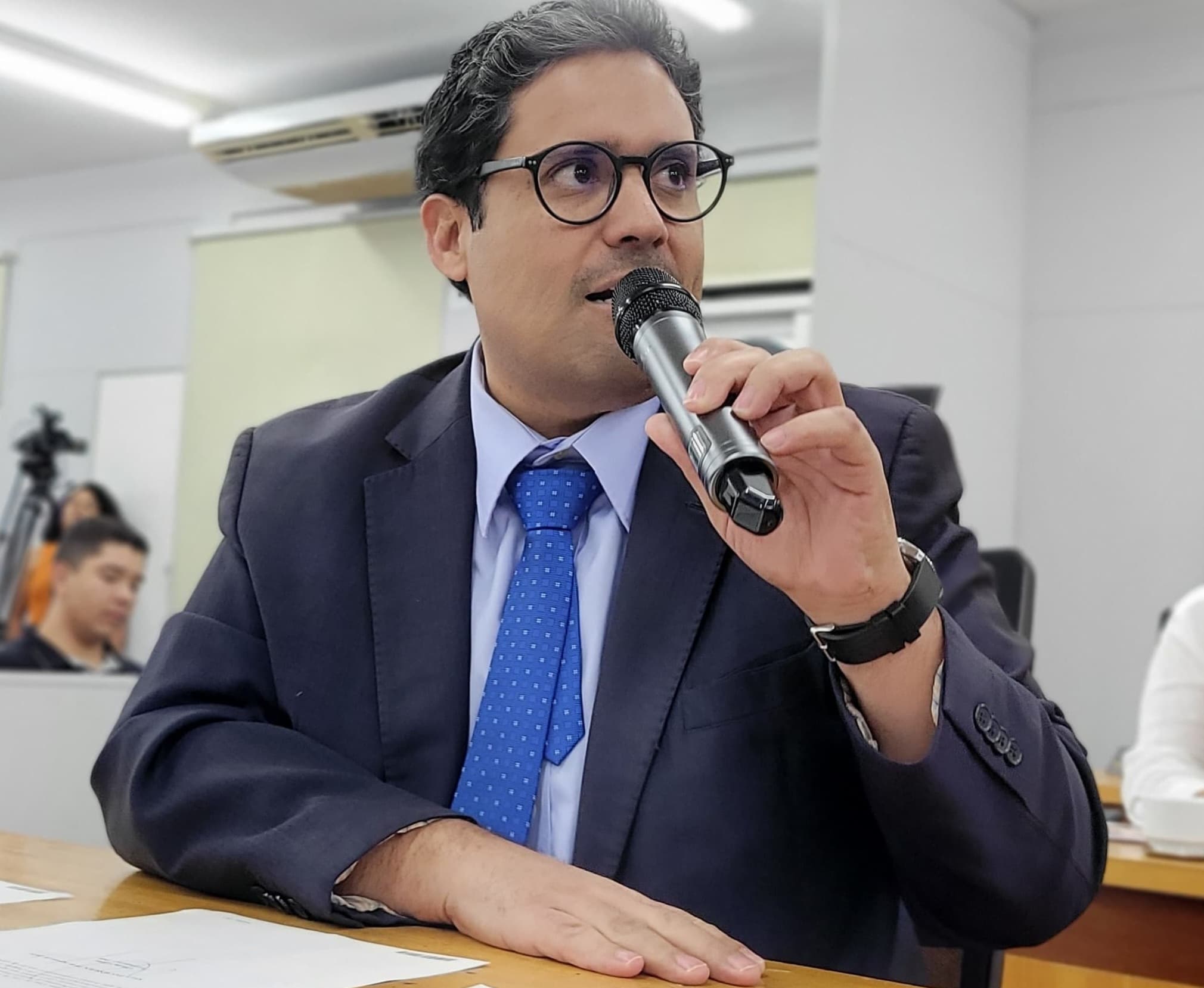 Chicão pede manutenção periódica de ponte ao Governo e volta do pedágio para veículos de cargas