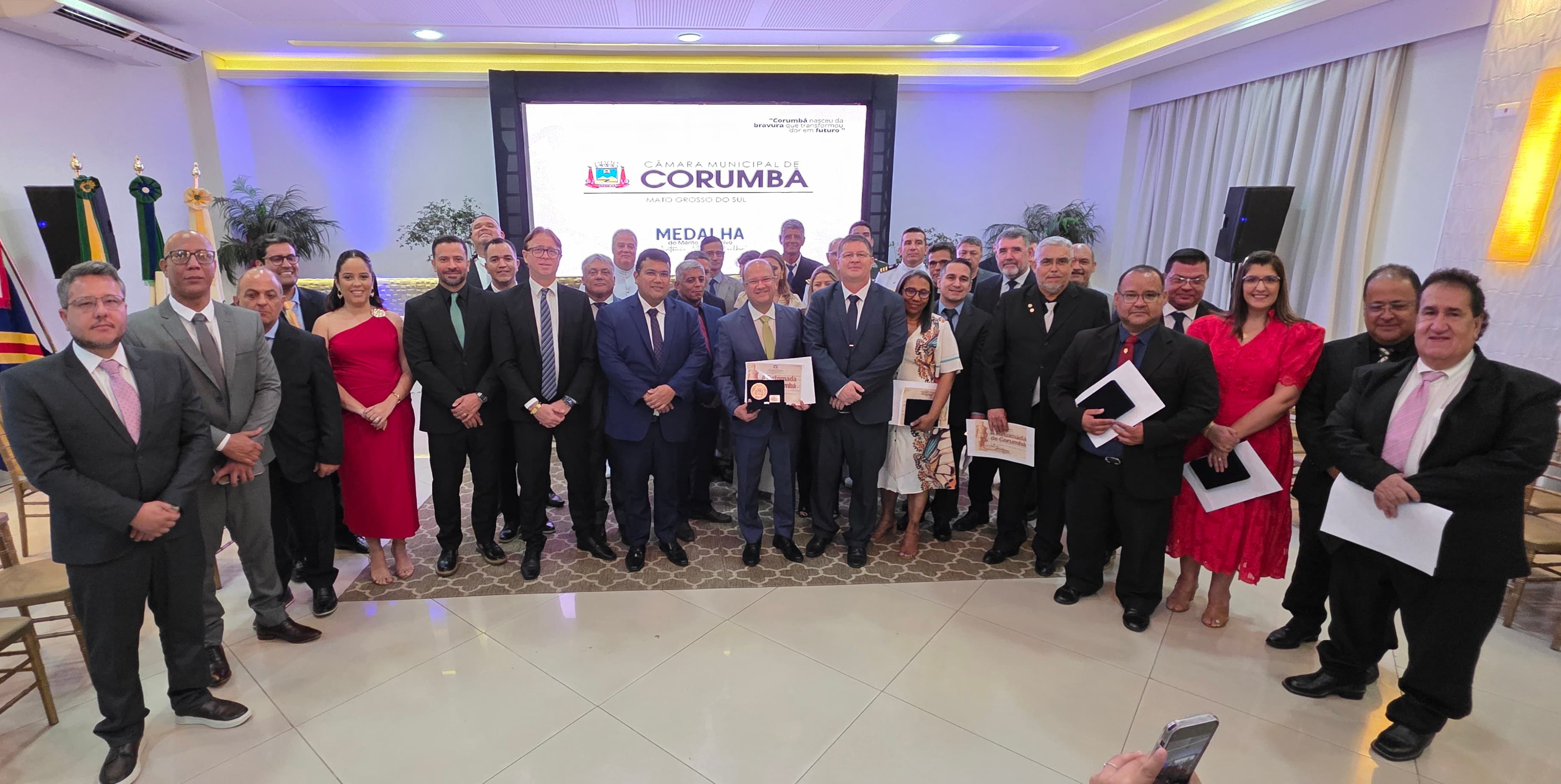Câmara homenageia personalidades com Medalha do Mérito Legislativo Antônio Maria Coelho