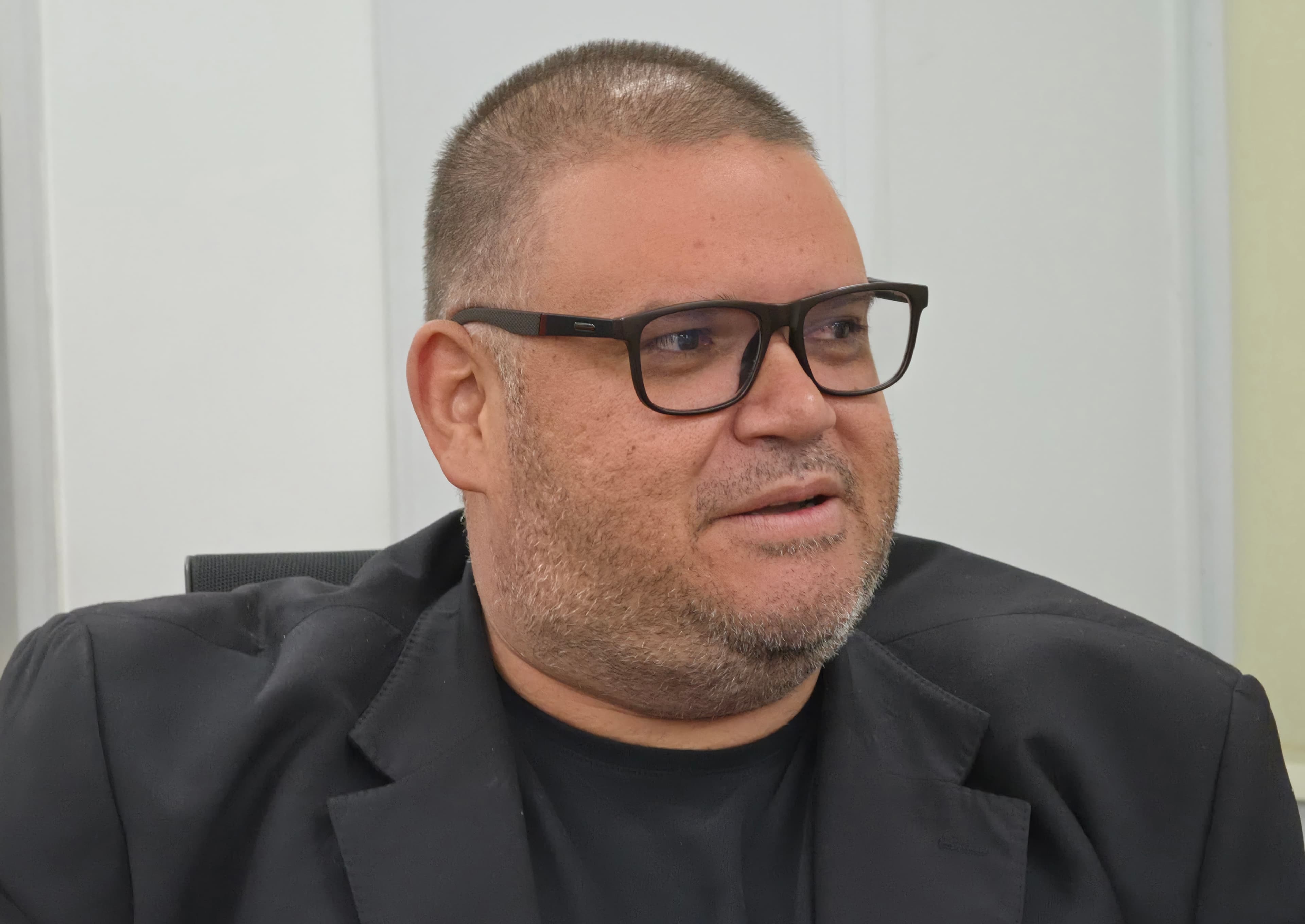 Jovan cobra providências para solucionar problemas de falta de médicos em unidades de saúde