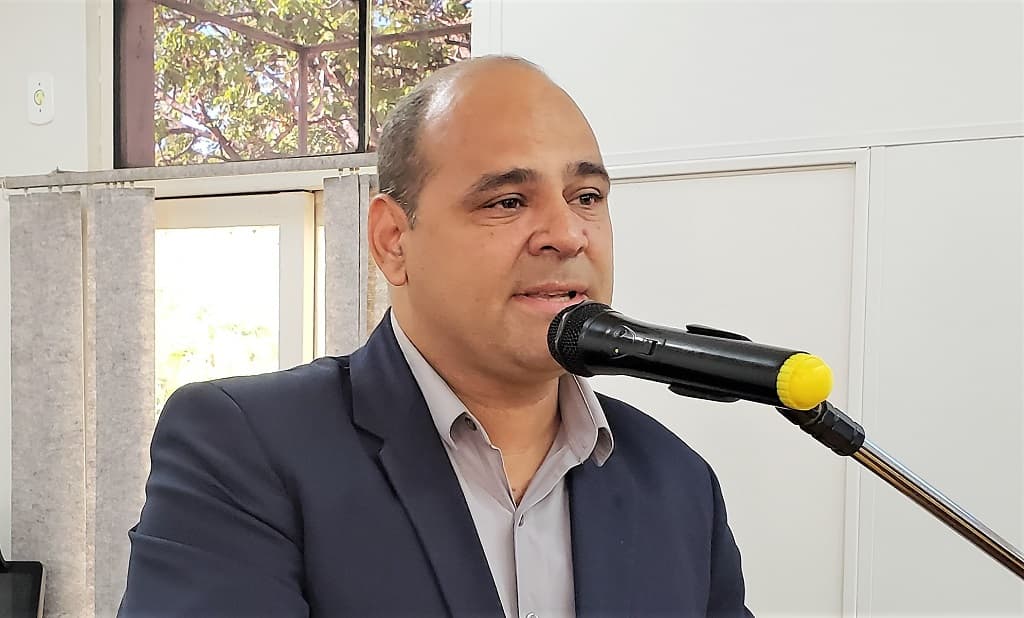 Vereador pede pavimentação de alamedas no Bairro Maria Leite