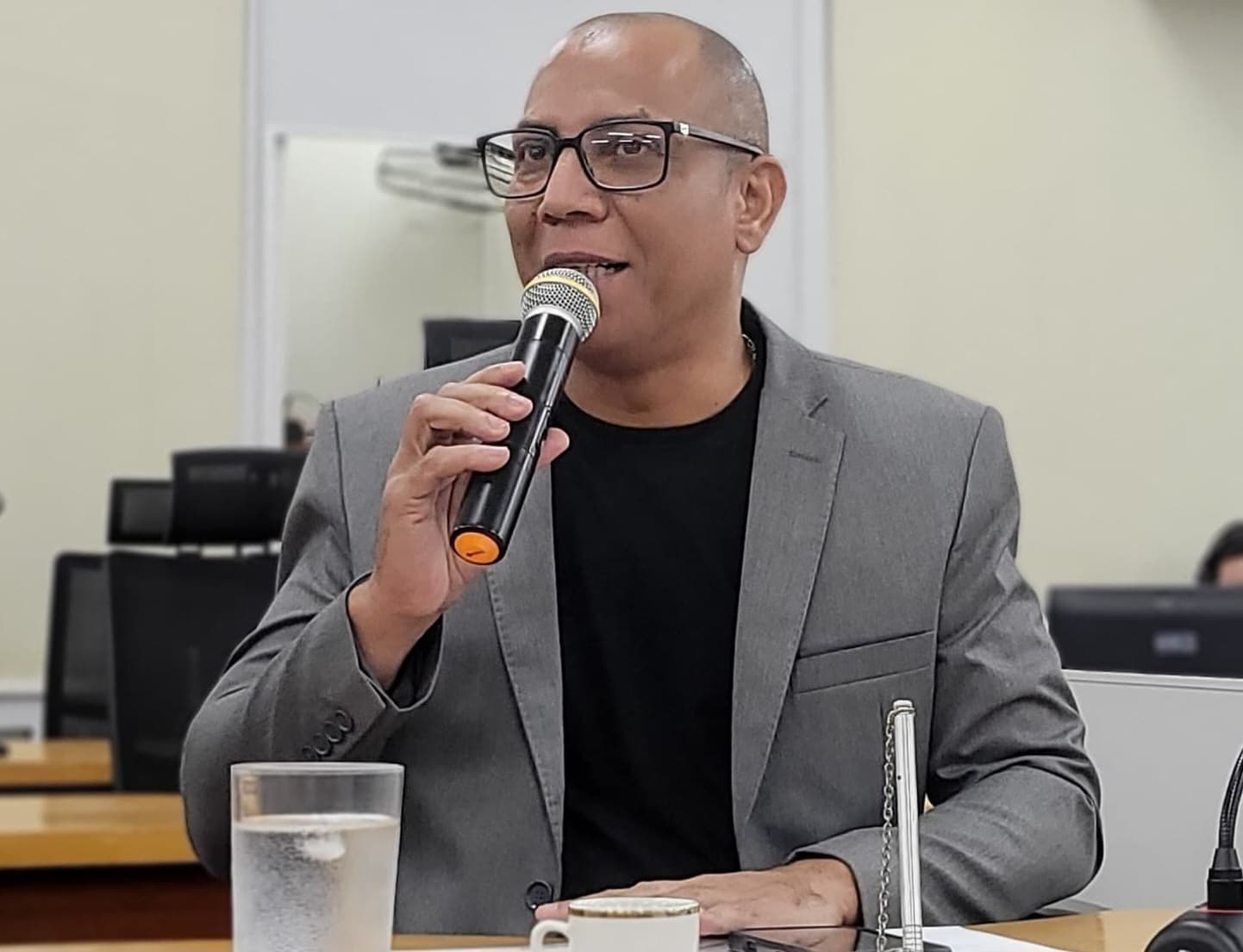 Hesley quer evitar conflitos de data em processo seletivo simplificado para professor temporário
