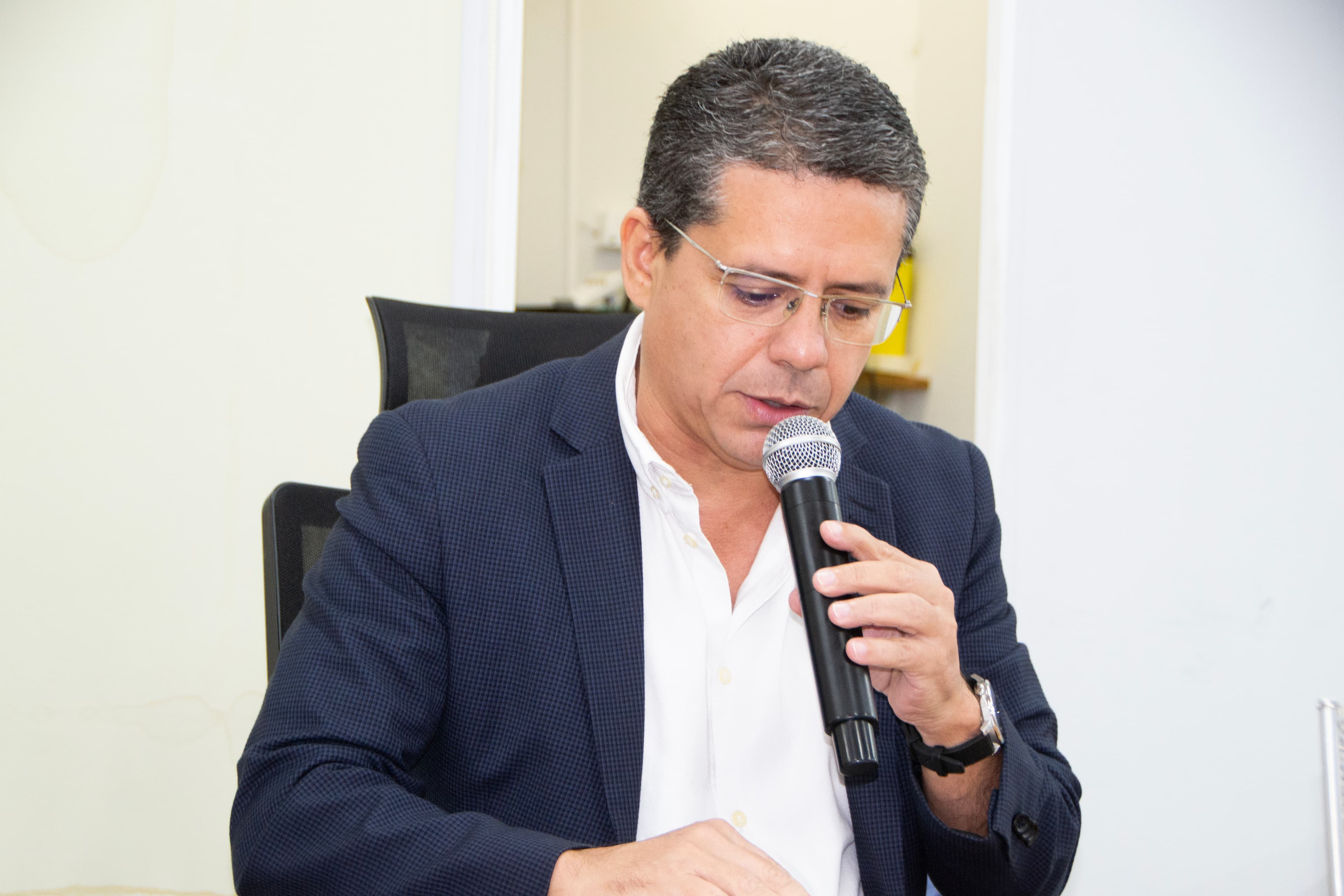 Alexandre pede ao Estado, recuperação da MS 325, no Pantanal do Nabileque