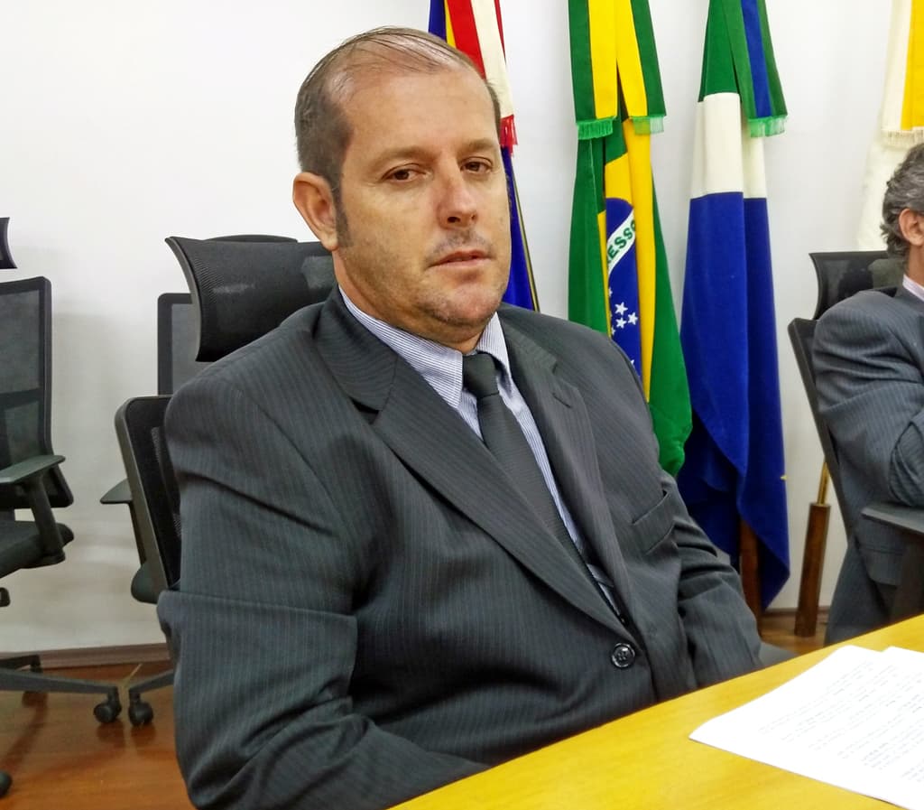 Vereador pede passarela elevada em frente à Escola Otacílio Faustino