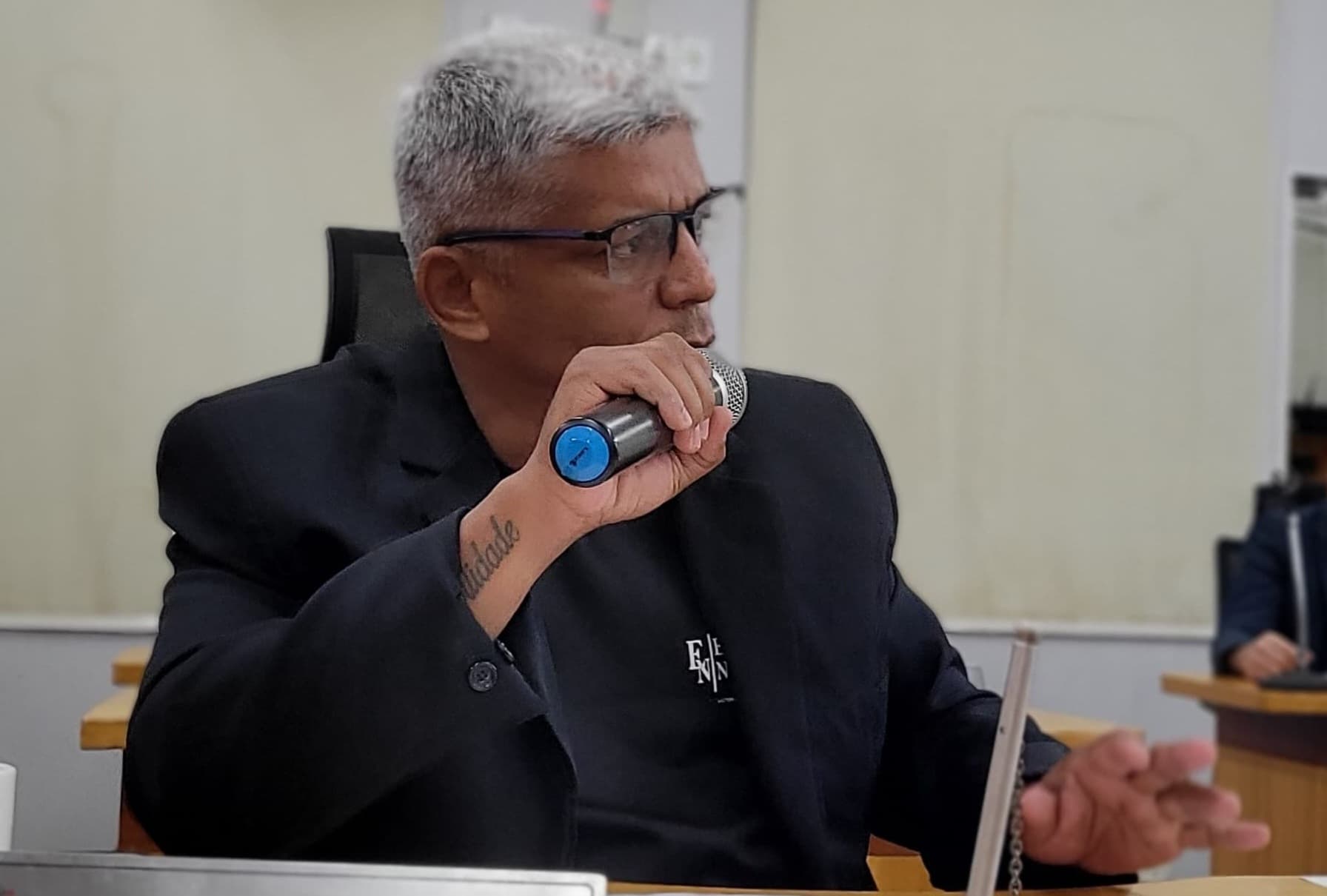 Edinaldo pede informações detalhadas sobre o sorteio das casas em Corumbá