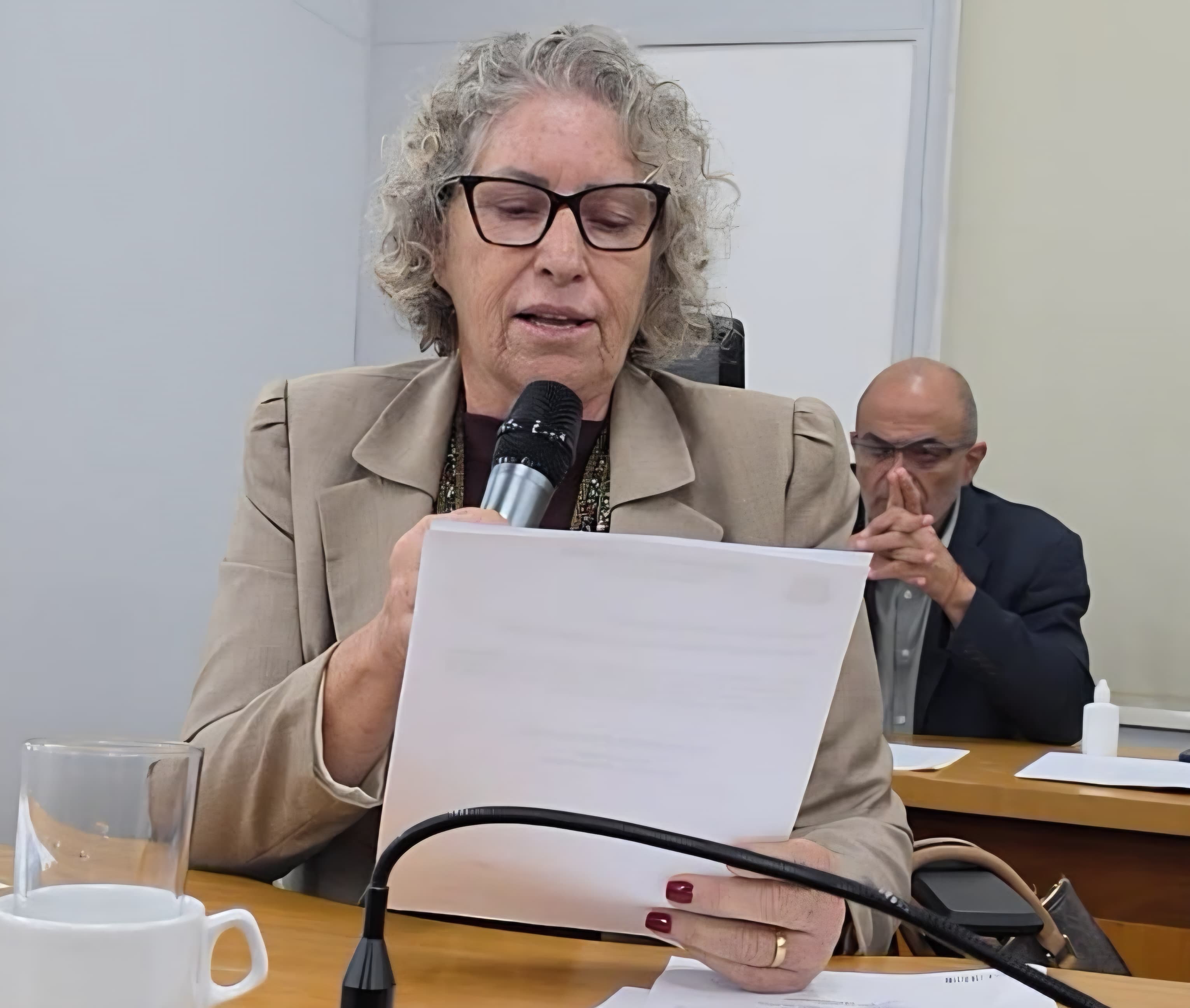 Nanah pede limpeza e desobstrução de galerias para evitar alagamentos no Cravo