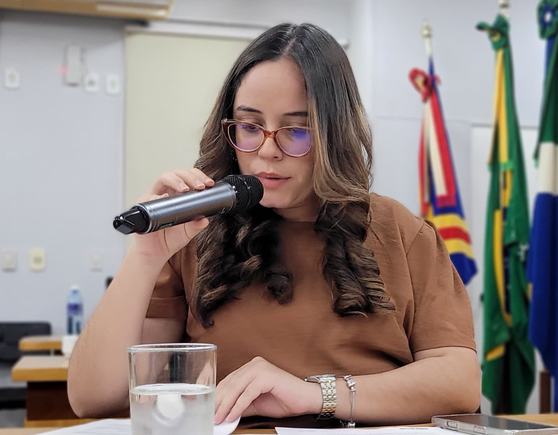 Hanna pede estudos sobre pagamento de adicional a vacinadores da Rede de Saúde