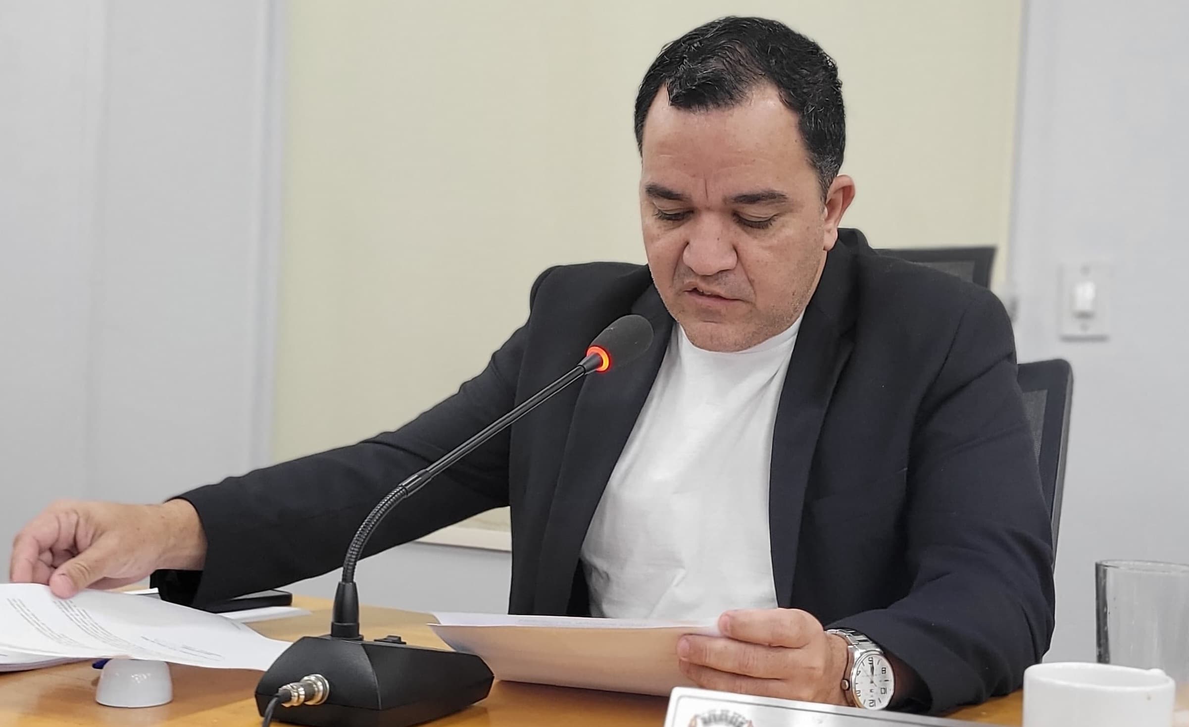 Marcelo reivindica recuperação de via pública para melhorar trafegabilidade