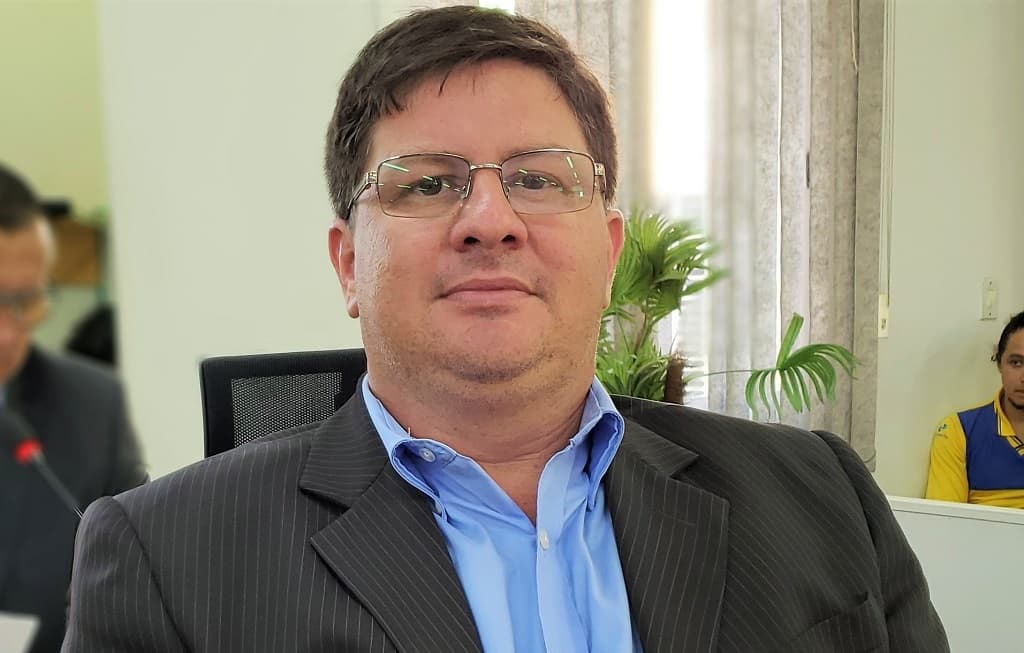 Vereador pede maior vigilância em cemitério para evitar atos de vandalismo