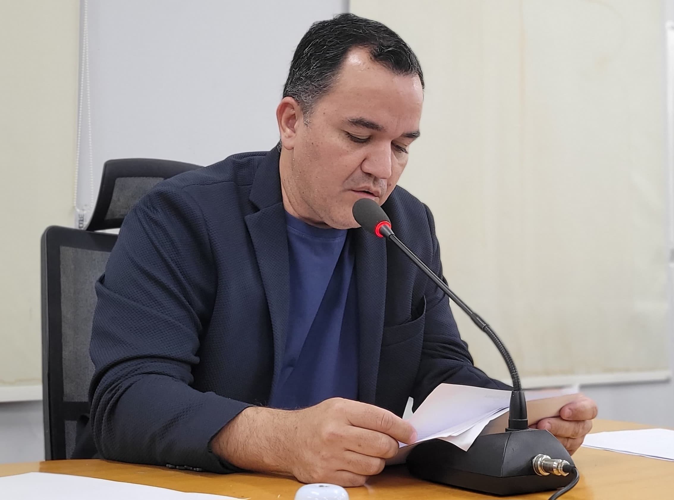 Na Câmara, Marcelo busca informações sobre a Semana de Conscientização do Autismo