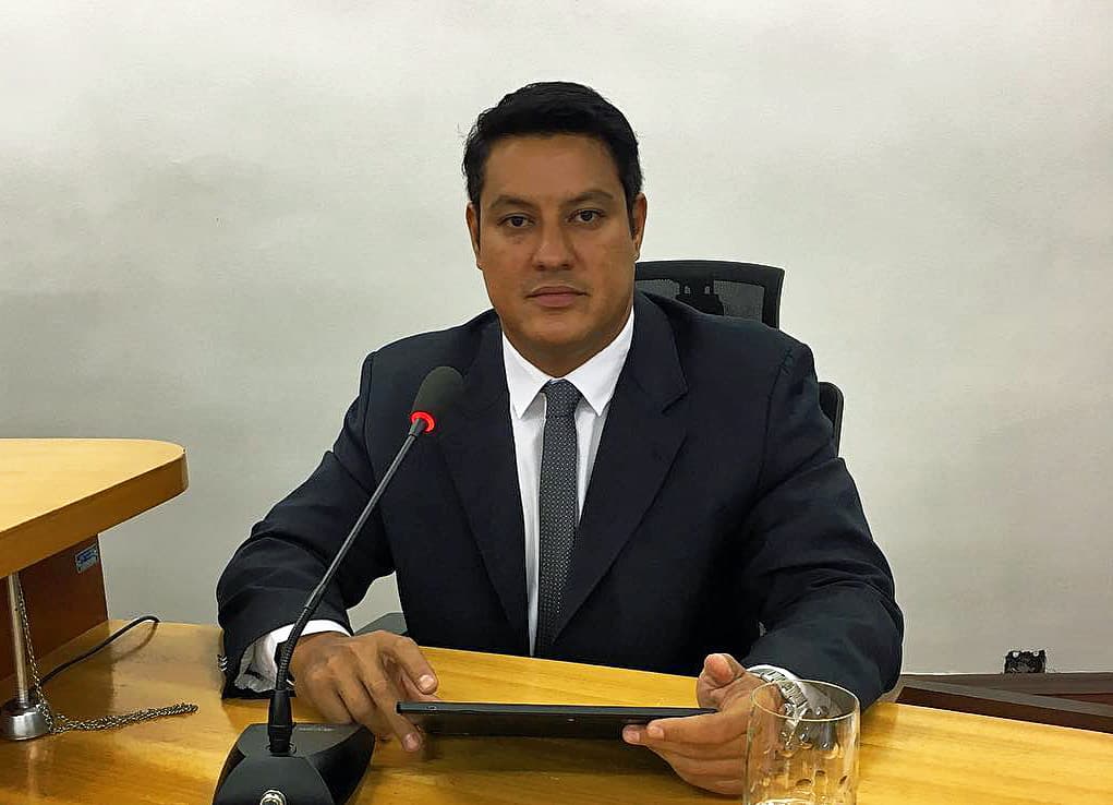 Vereador solicita pavimentação da Rua Rui Barbosa entre Ferroliga e Previsul
