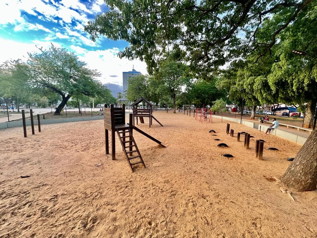 Na Câmara, vereador pede reforma e manutenção do parquinho do Jardim da Independência