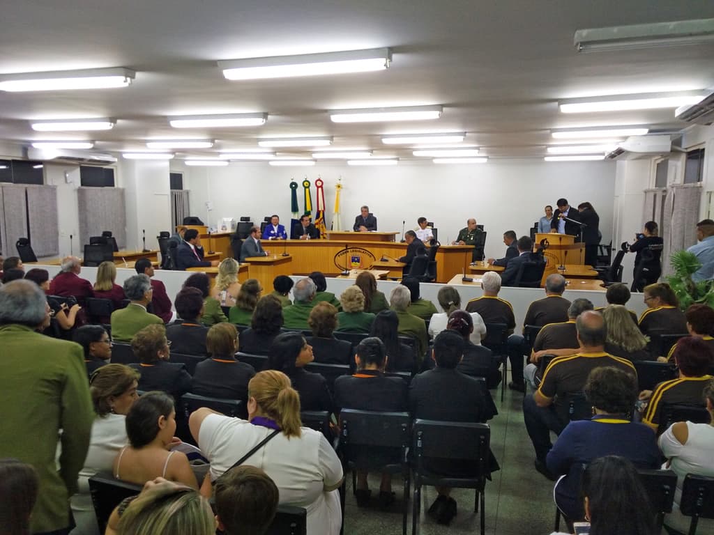 Câmara fortalece parceria e homenageia centenário do Lions Internacional