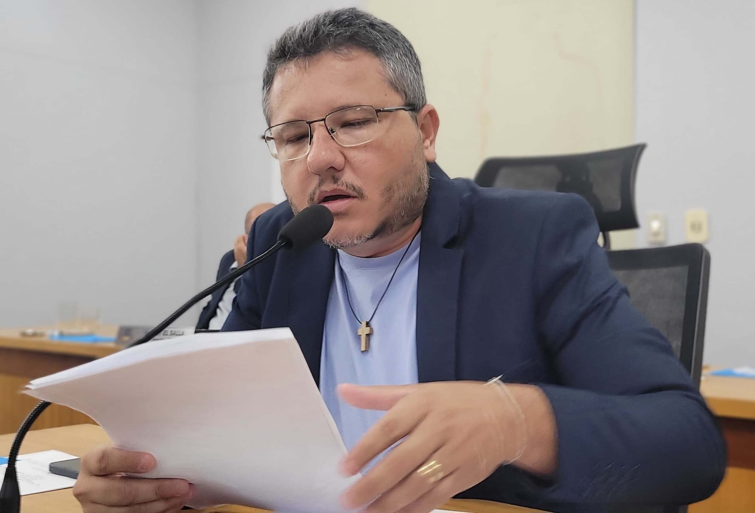 Cazarin busca informações sobre atendimento aos imigrantes em Corumbá