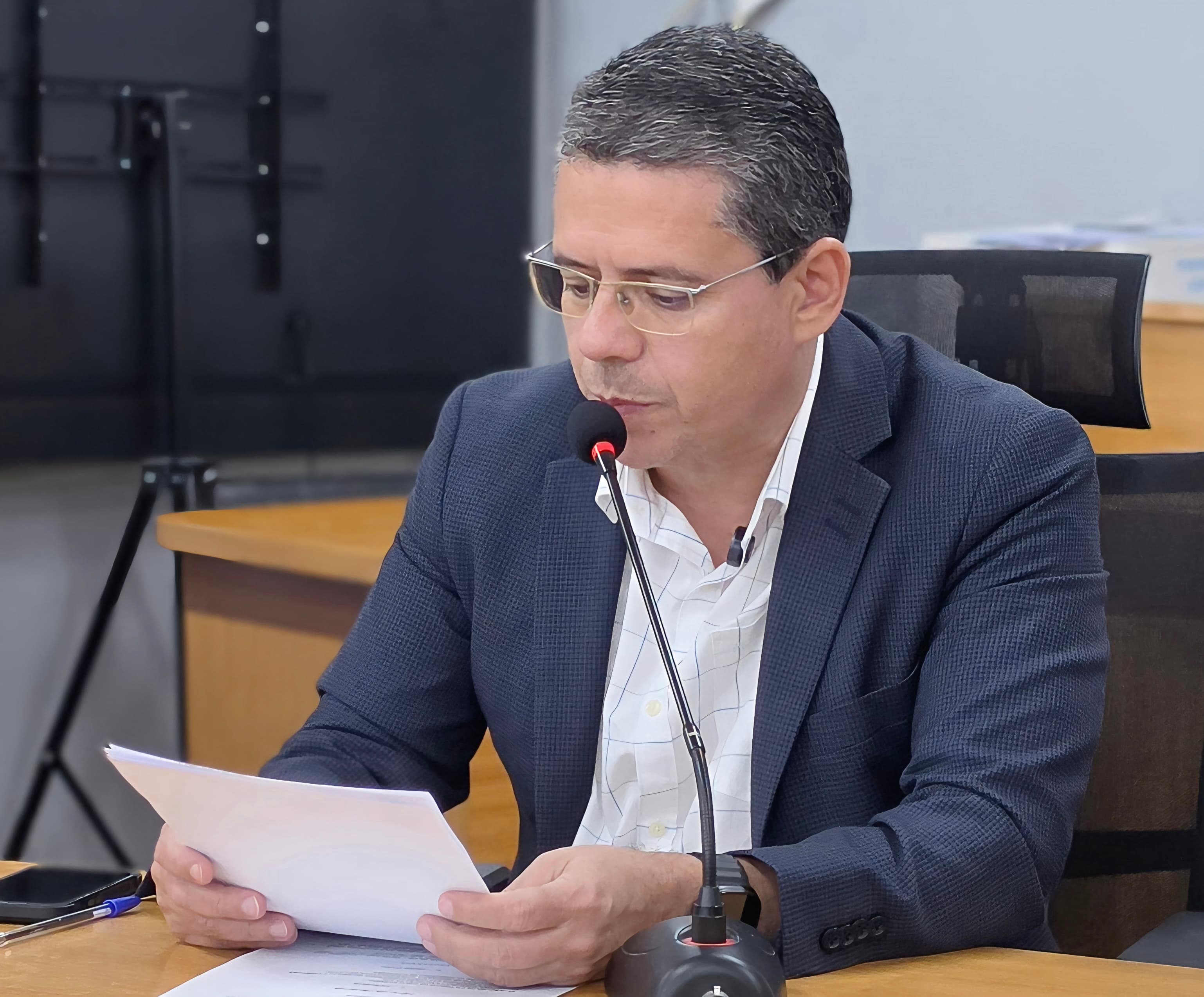 Projeto de Alexandre prioriza atendimento a mães atípicas em programas habitacionais