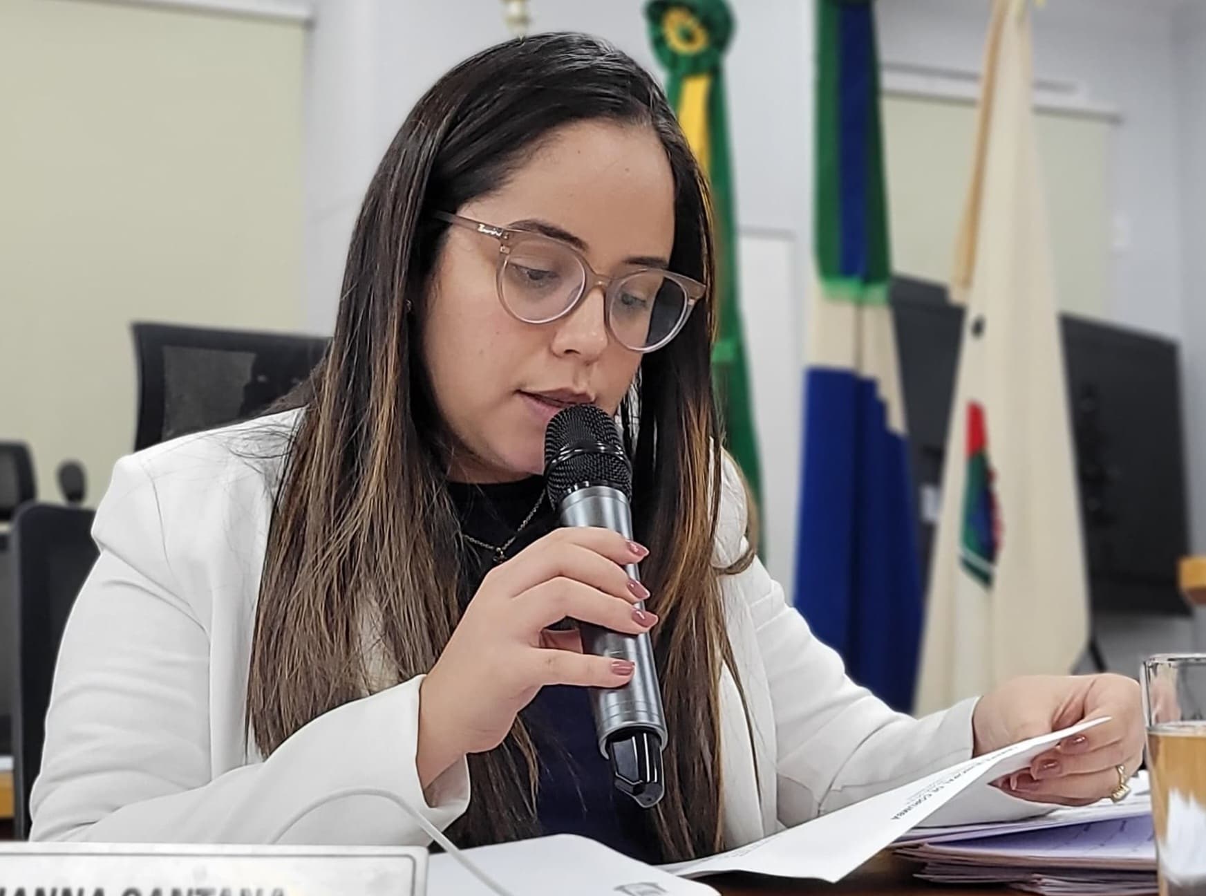 Hanna busca informações sobre falta de professor de apoio na Rede Municipal