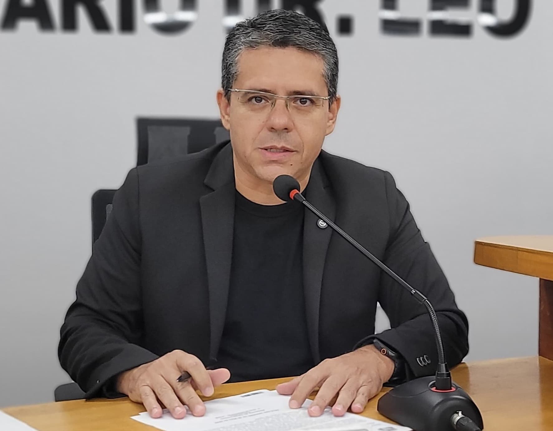 Alexandre busca informações sobre o número de crianças fora das creches municipais