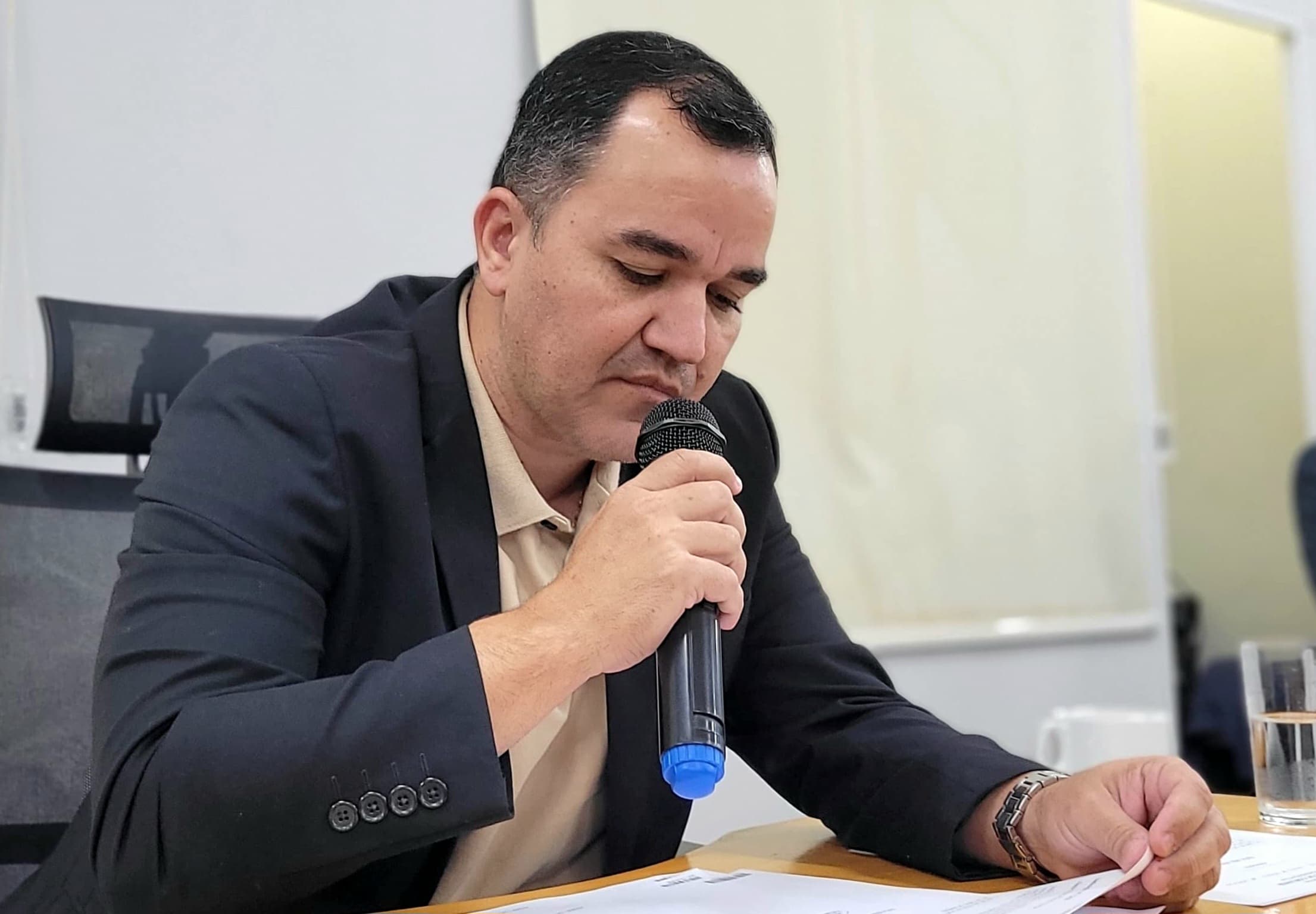 Marcelo pede informações sobre as obras da passarela que liga Maria Leite ao Previsul