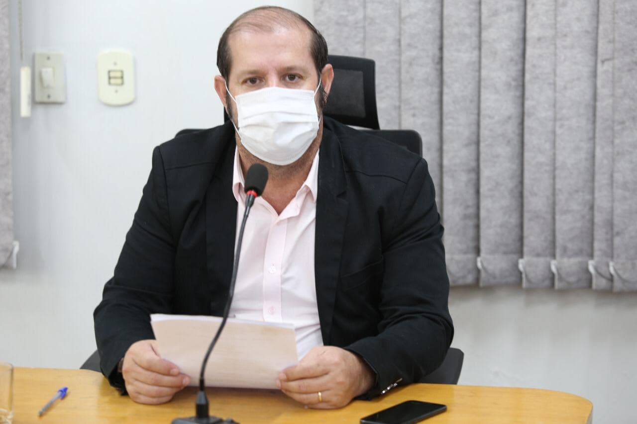 Vereador solicita serviços de limpeza no residencial Corumbella II
