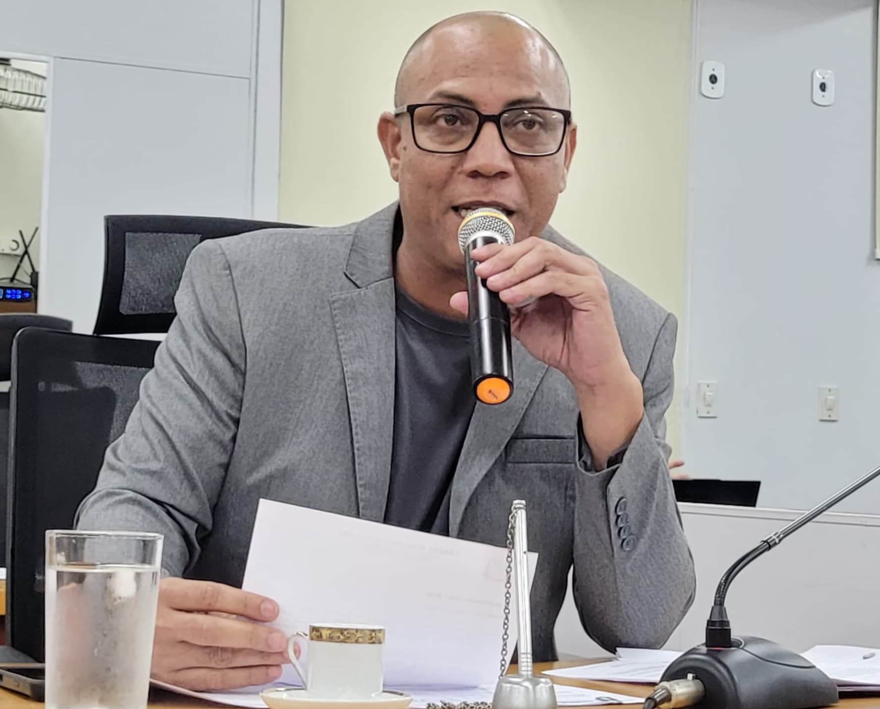 Hesley pede maior fiscalização para assegurar vagas para idosos e pessoas com deficiência