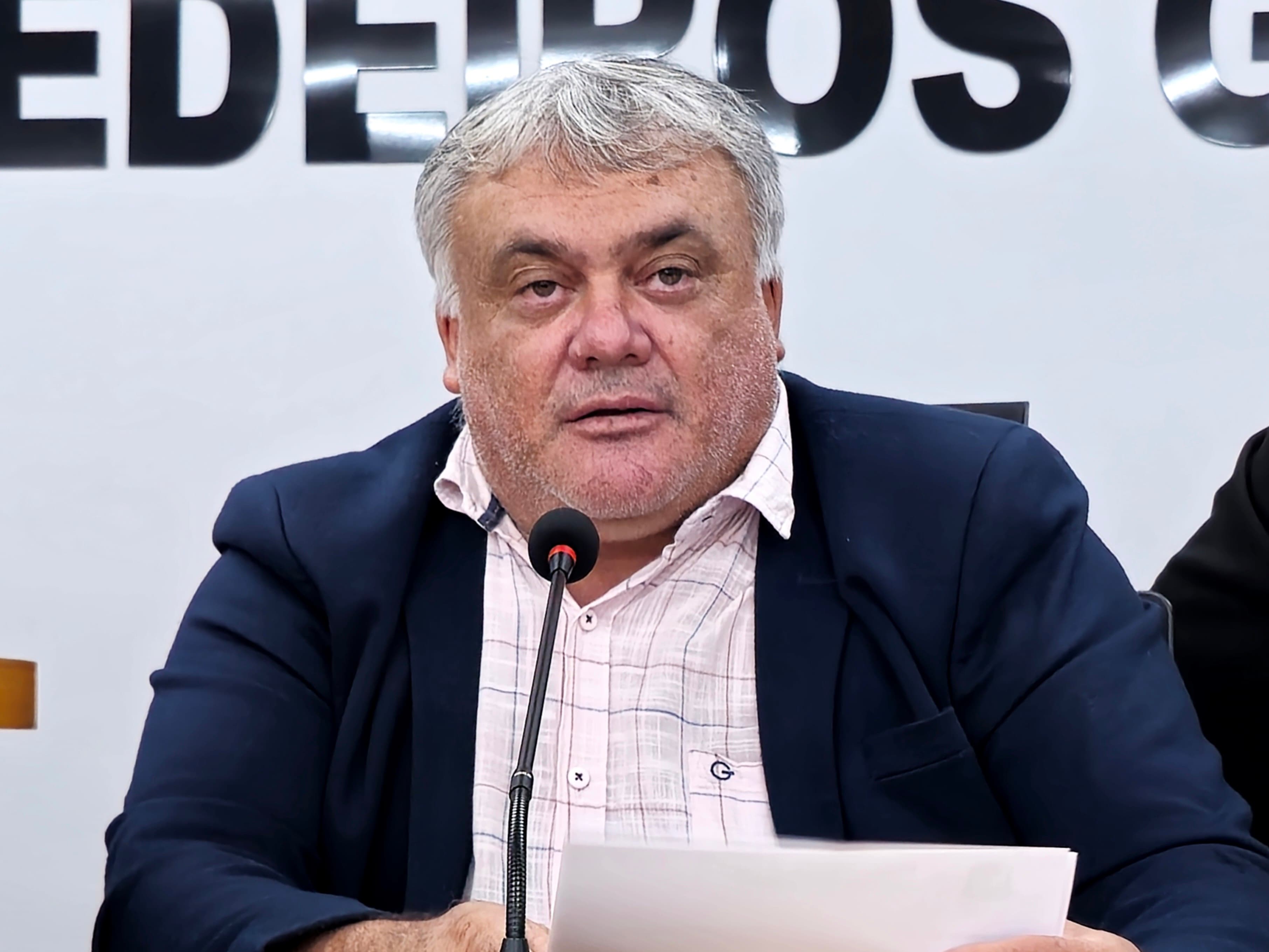 Genilson pede revitalização de faixas de pedestres em frente a unidades de ensino, no centro