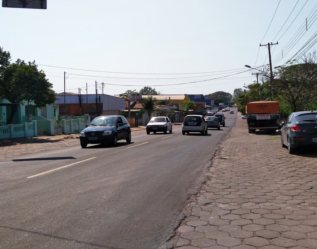 Evander solicita estudos para disciplinar o trânsito na Avenida Rio Branco
