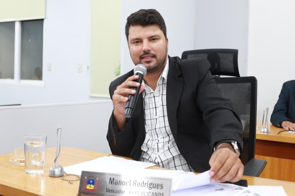 Na Câmara, vereador pede recapeamento das ruas de conjunto no Aeroporto