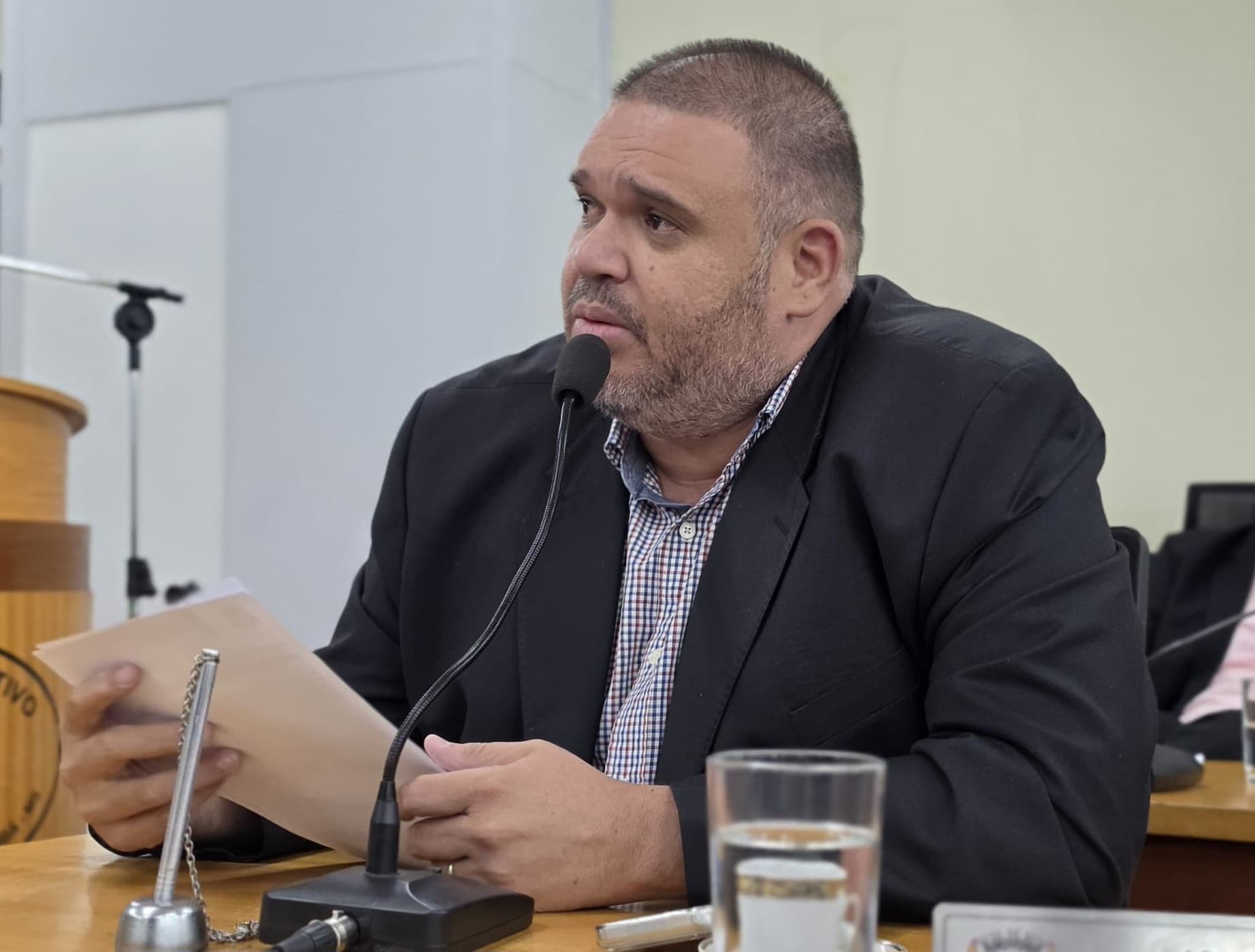 Jovan cobra providências contra poluição atmosférica e sonora gerada por empresa na cidade