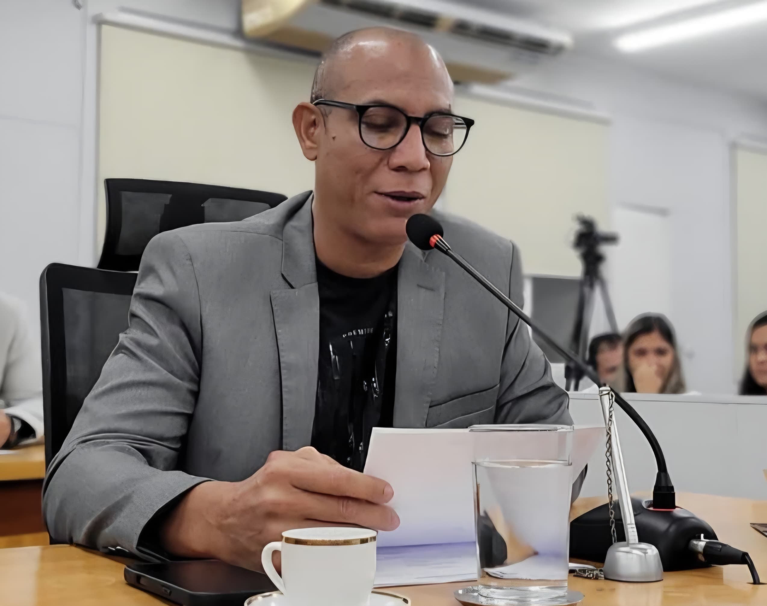 Hesley sugere cadeiras e rodas e andadores para atendimentos emergenciais na rodoviária