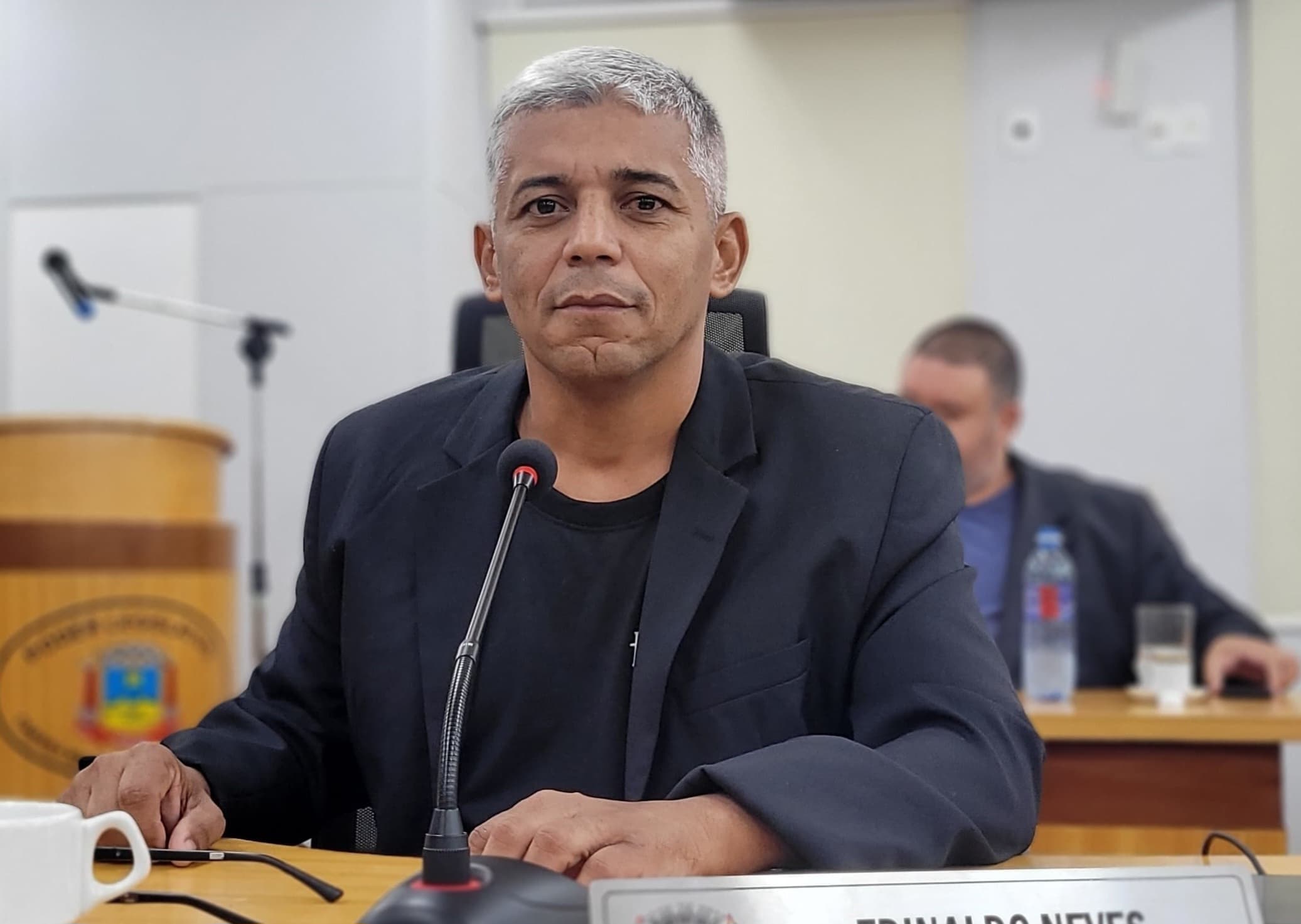 Edinaldo homenageia professora em alusão ao Dia Internacional da Mulher