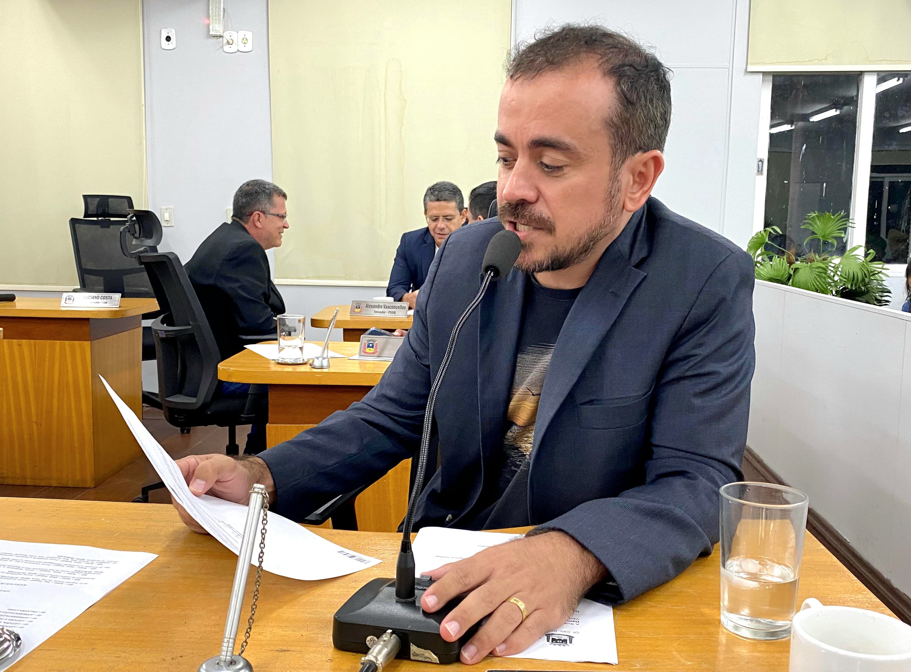 Vareador pede passagem elevada de pedestre na Rua 15 de Novembro
