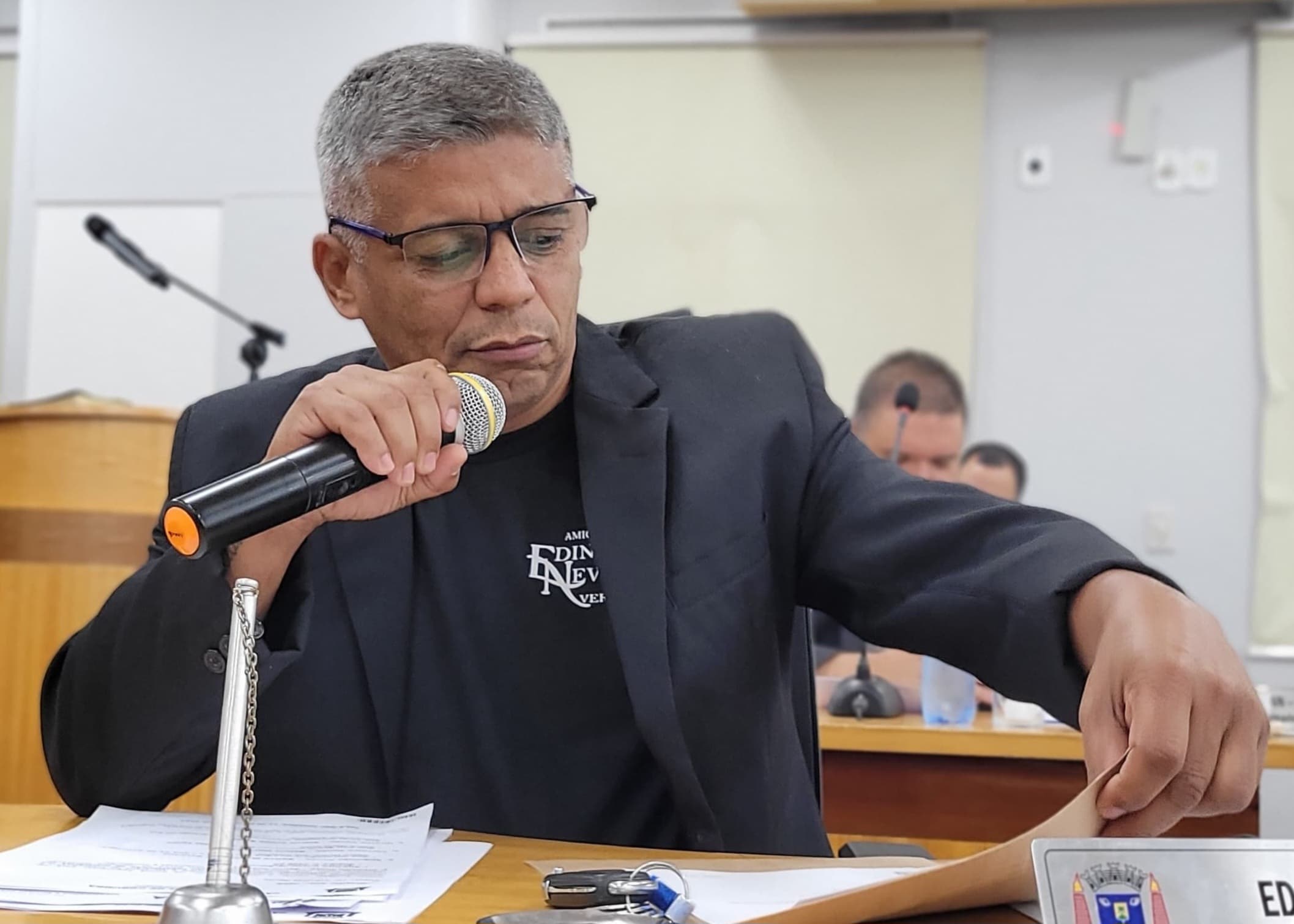 Edinaldo reivindica melhorias na iluminação pública em quatro regiões da cidade