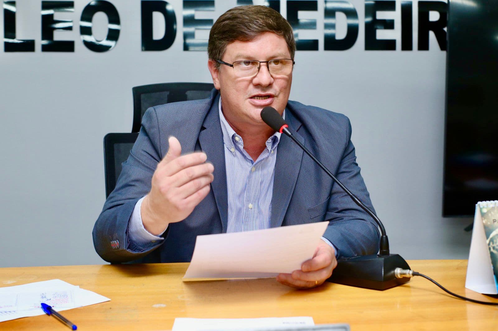 Vereador reivindica limpeza em cruzamentos para minimizar riscos de acidentes