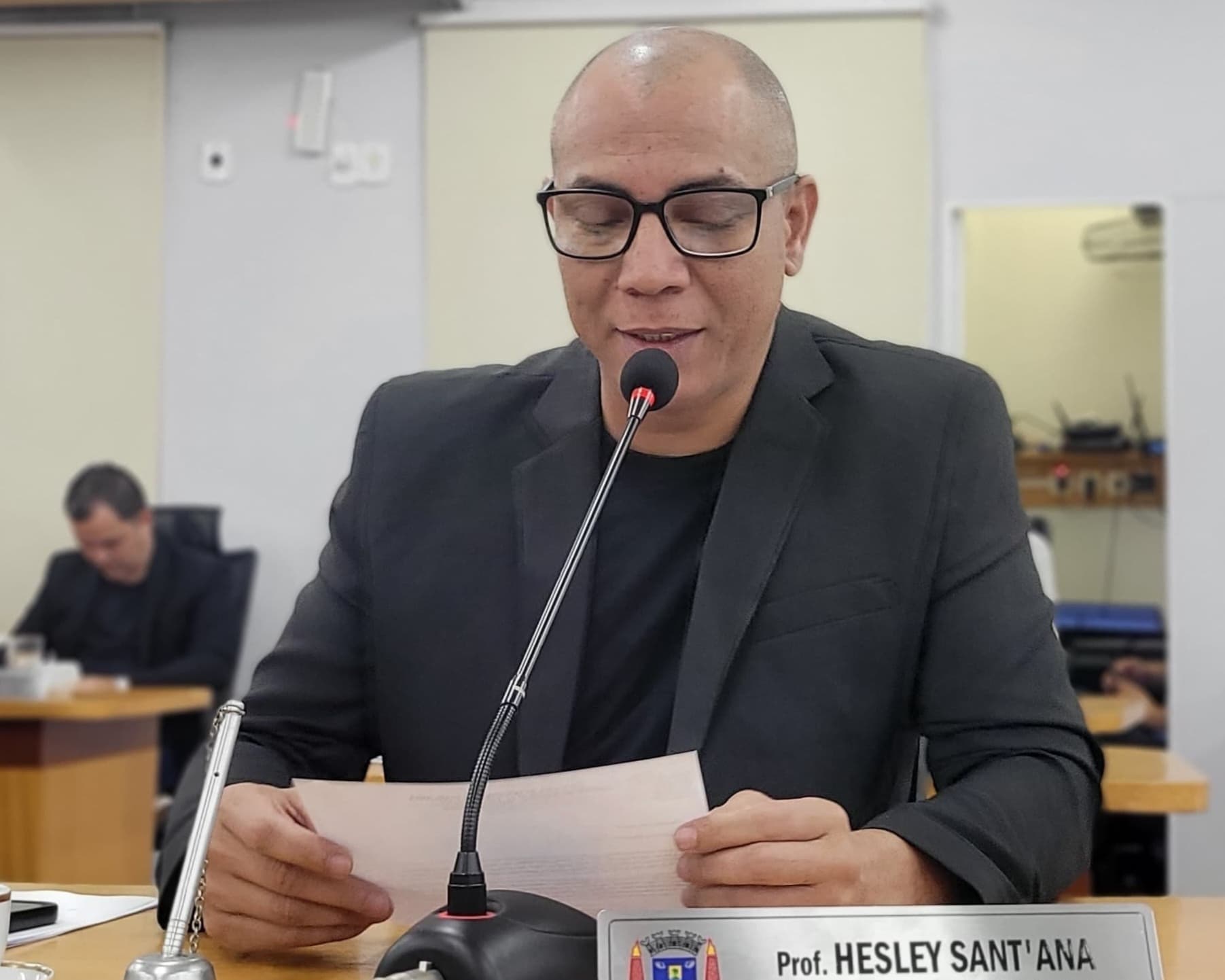 Após resultado positivo, Hesley pede microônibus para o Arraial do Banho de São João