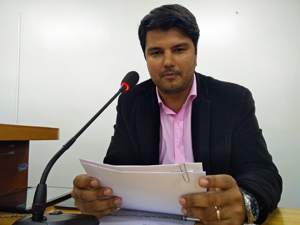 Vereador solicita recuperação total de pavimento de vias no Centro América