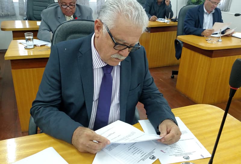 Domingos solicita pavimentação asfáltica de trecho da Wenceslau de Barros