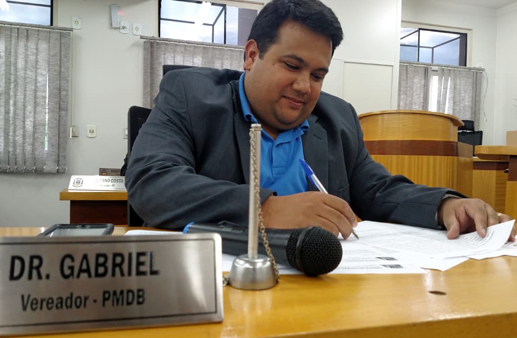 Gabriel pede informações da Prefeitura sobre contratos administrativos