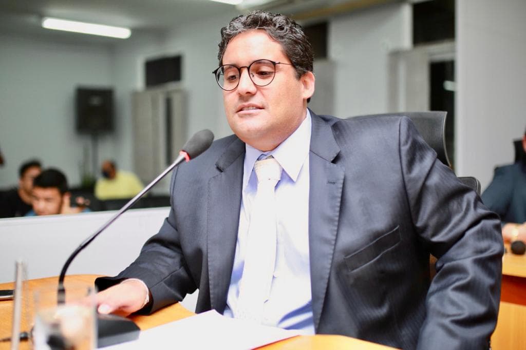 Vereador pede regularização de horários do transporte coletivo de passageiros